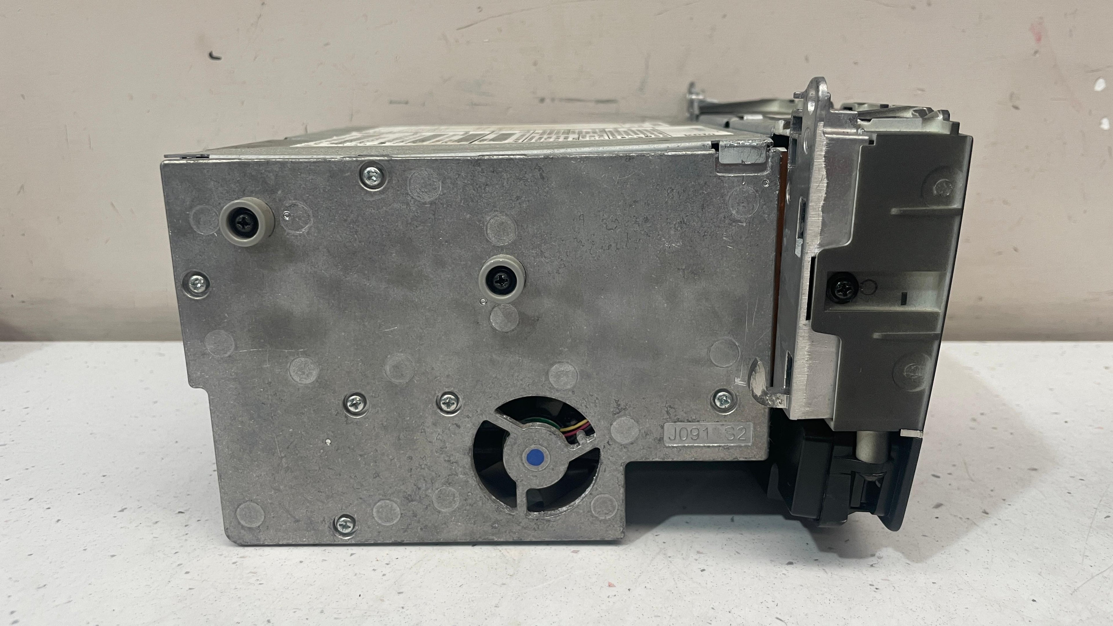 A2049061002 MERCEDES W204 RADIO COMAND NAVIGATION
