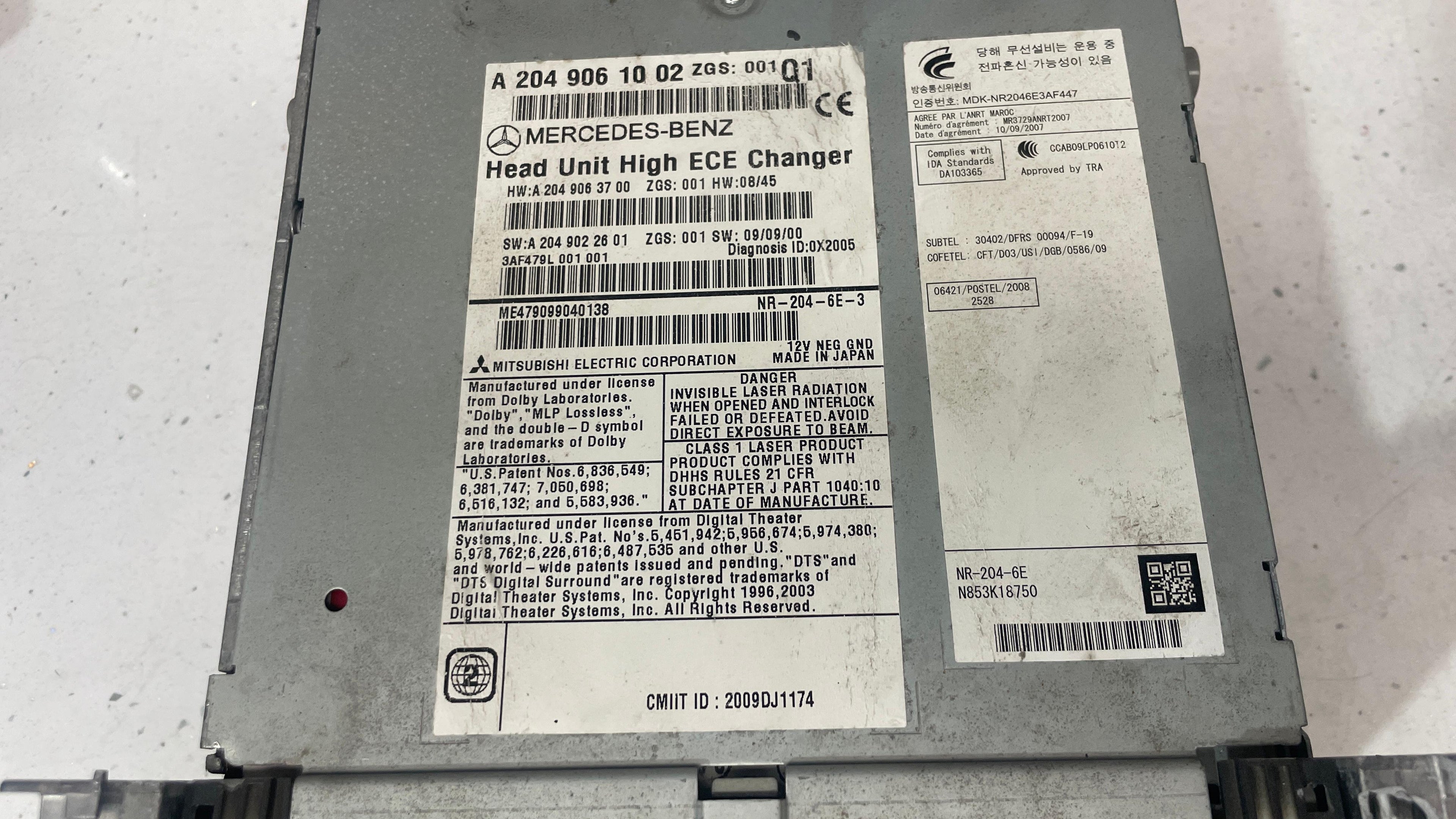 A2049061002 MERCEDES W204 RADIO COMAND NAVIGATION