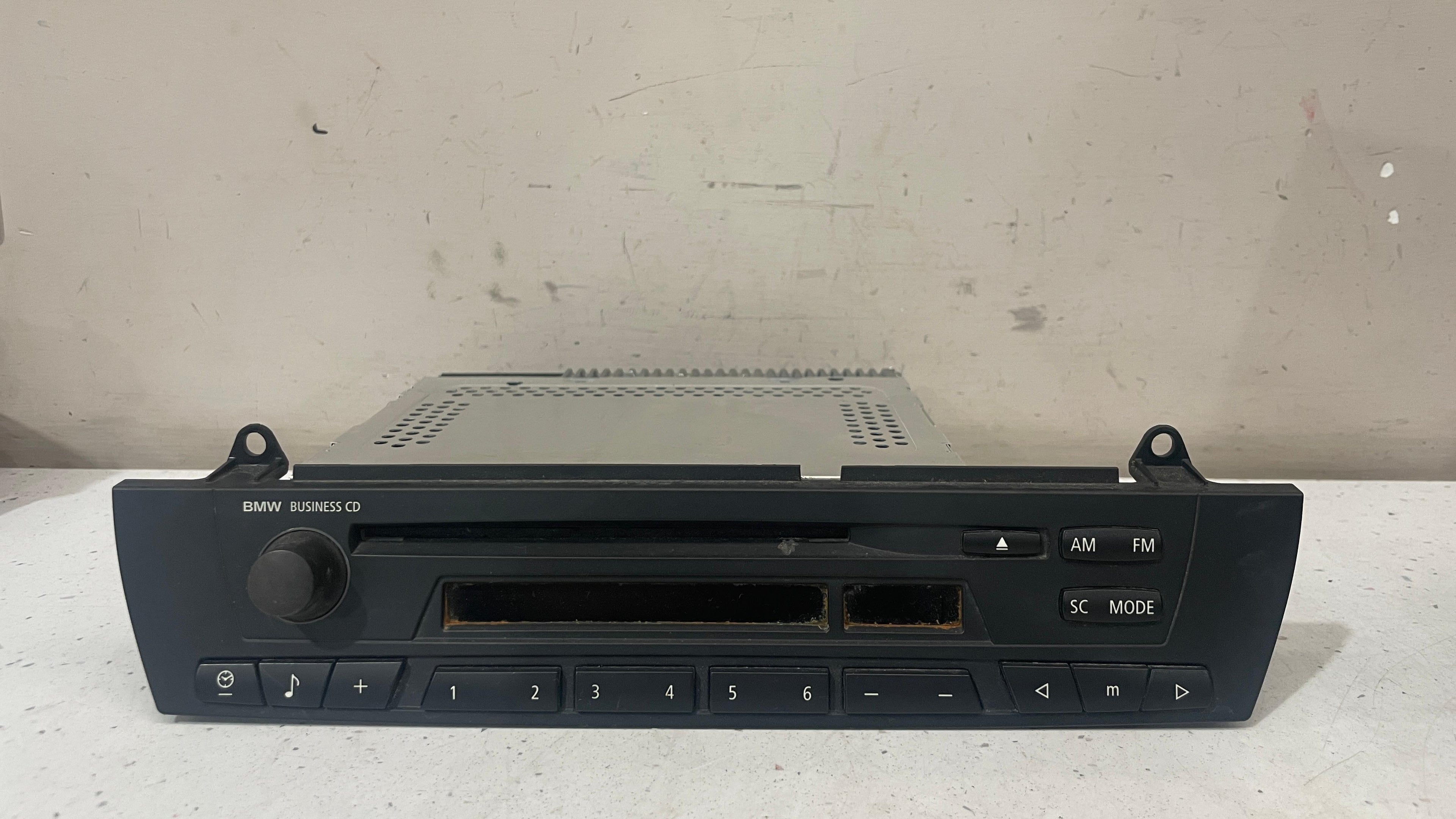 65126943437-02 BMW X3 BUSINES CD RADIO