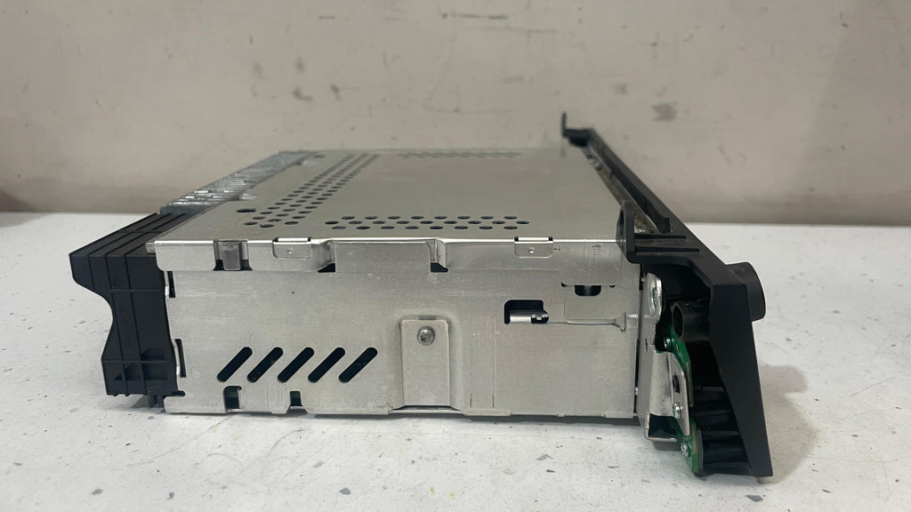 65126943437-02 BMW X3 BUSINES CD RADIO