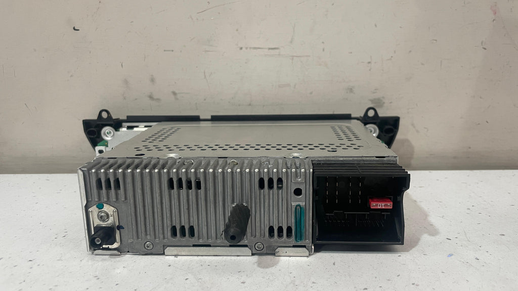 65126943437-02 BMW X3 BUSINES CD RADIO