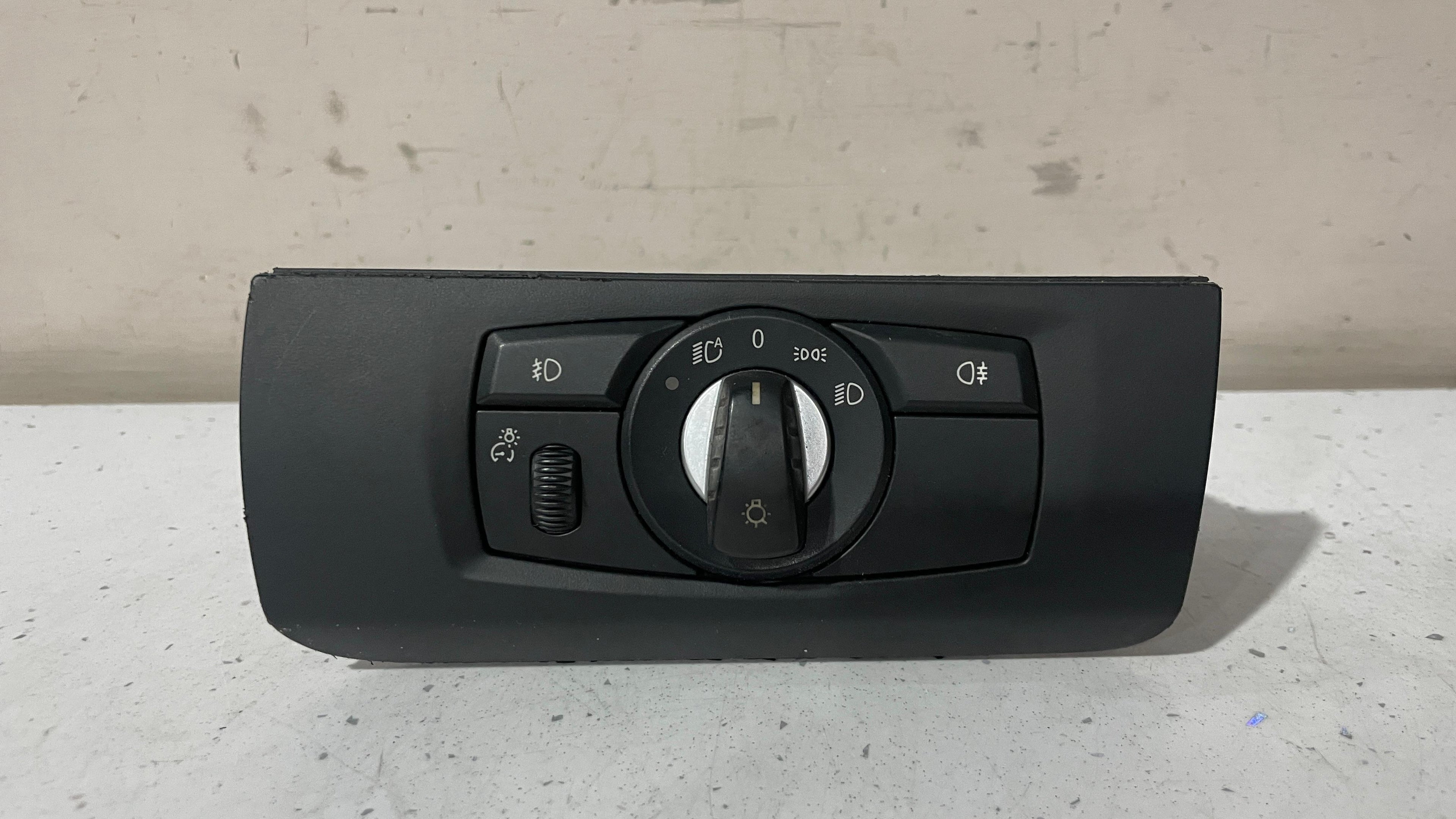 931172104 BMW F15 HEADLIGHT SWITCH PANEL