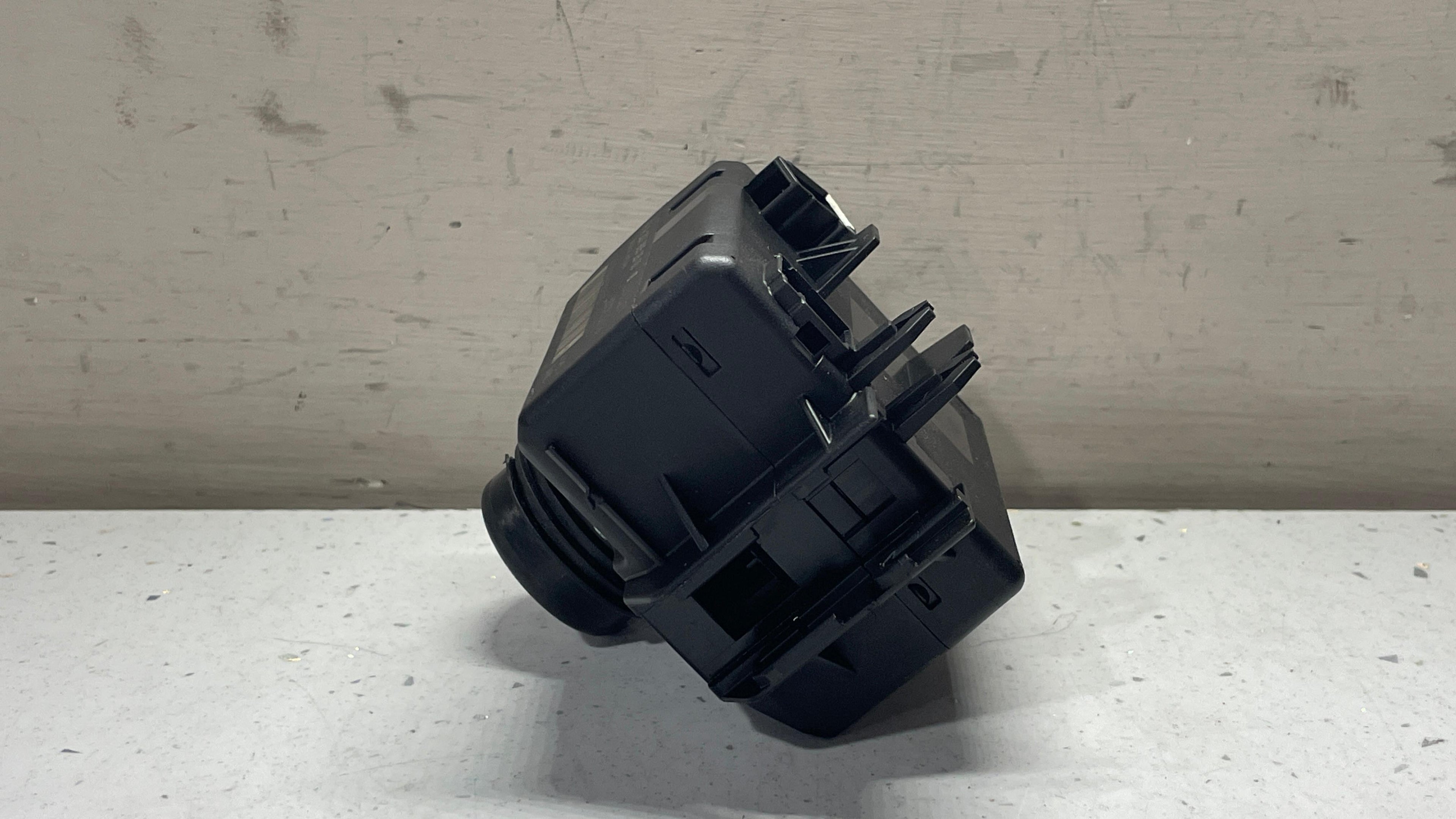 A2079052600 MERCEDES W204 KEY READER IGNITION SWITCH