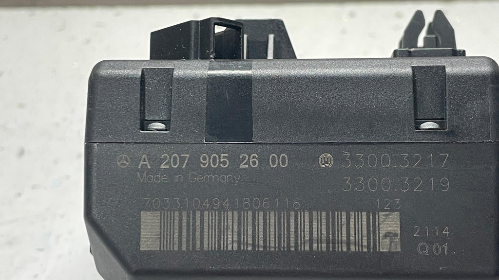 A2079052600 MERCEDES W204 KEY READER IGNITION SWITCH