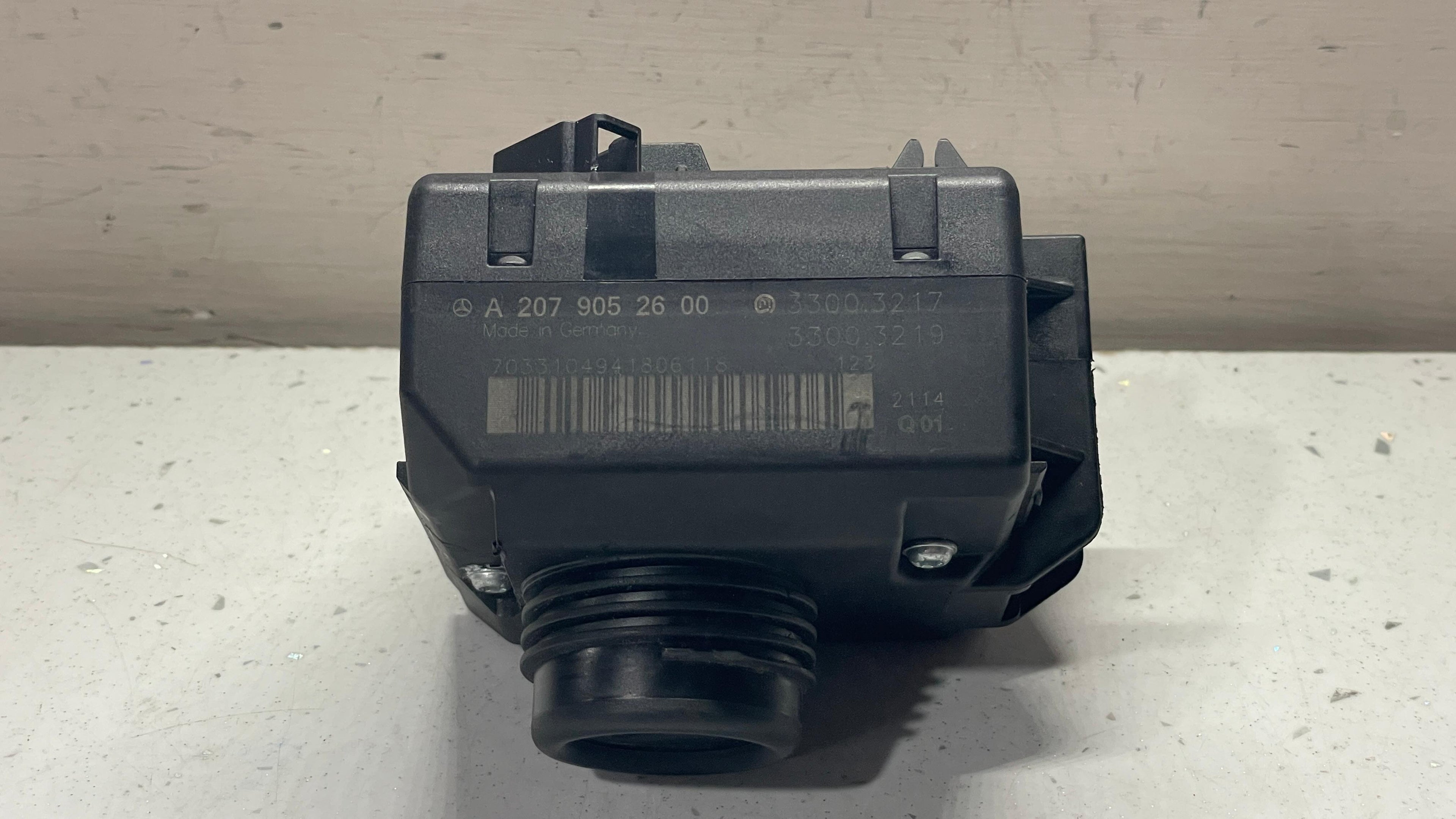A2079052600 MERCEDES W204 KEY READER IGNITION SWITCH