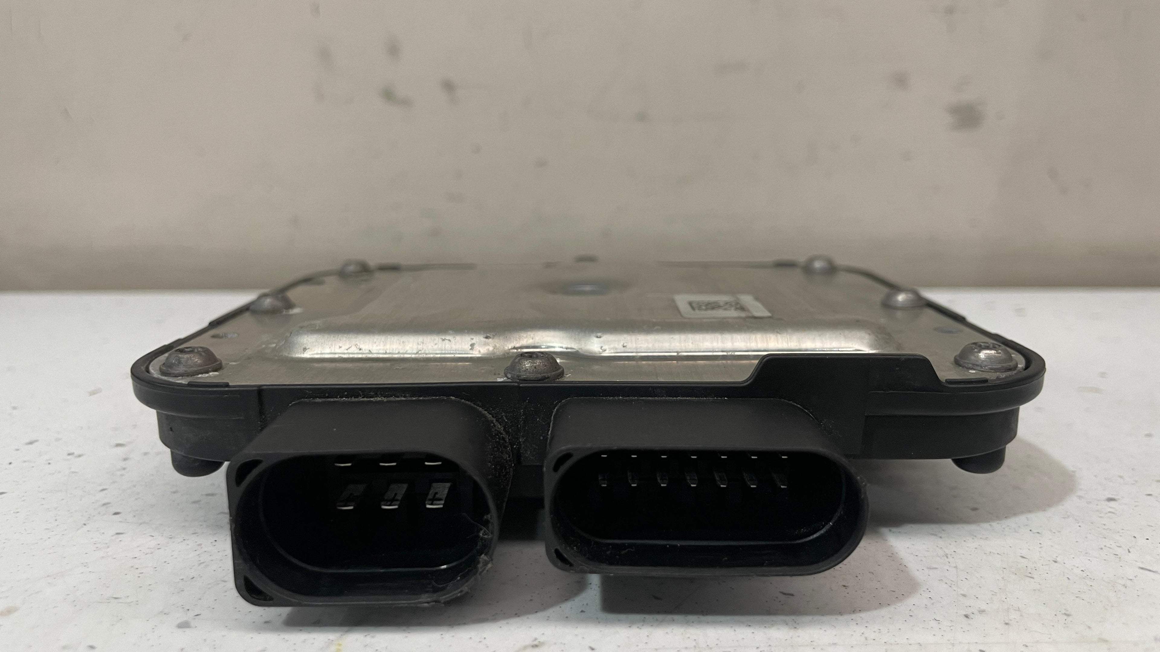 4M0907145D AUDI SQ7 AIR SUSPENSION MODULE