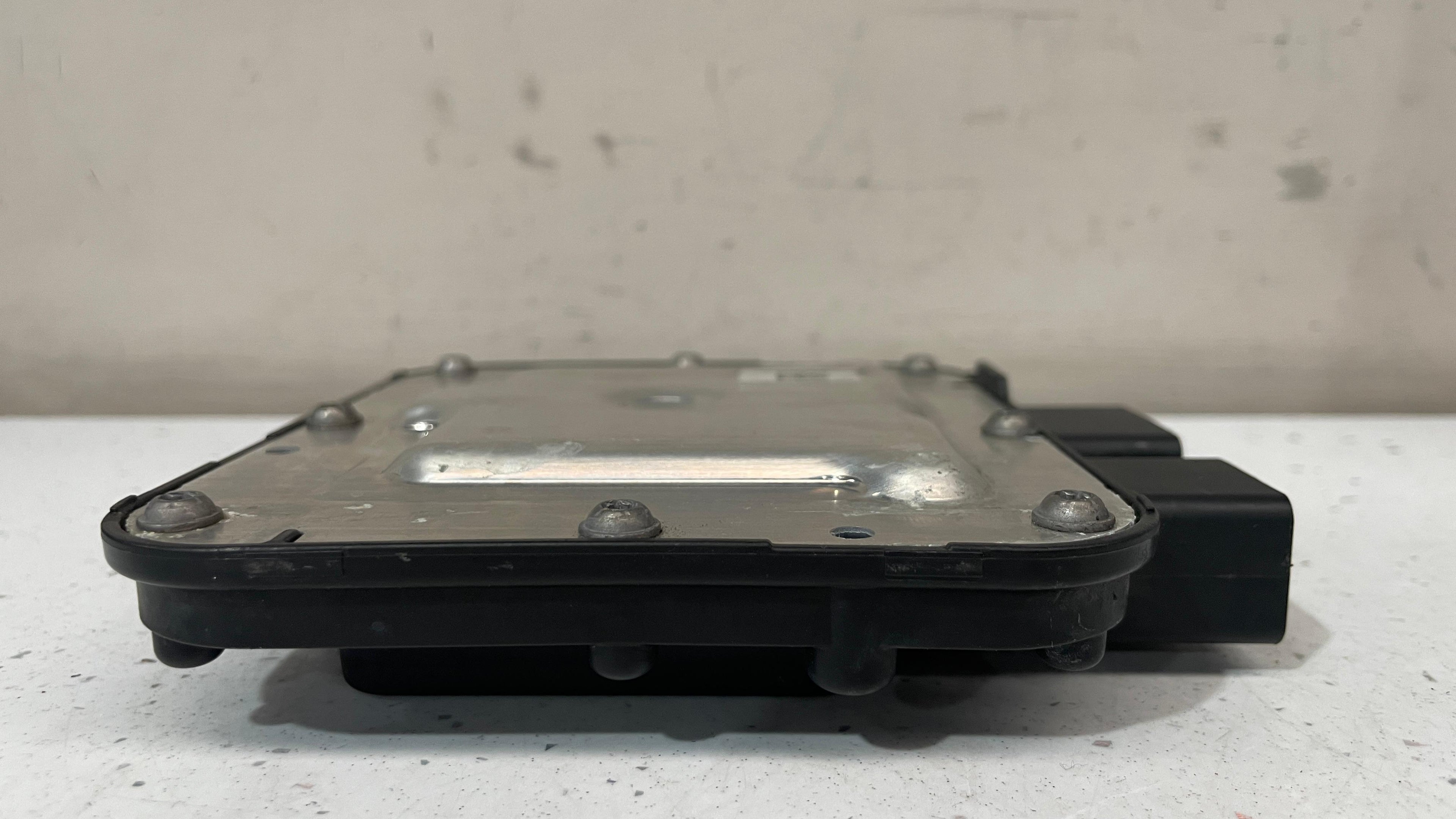4M0907145D AUDI SQ7 AIR SUSPENSION MODULE