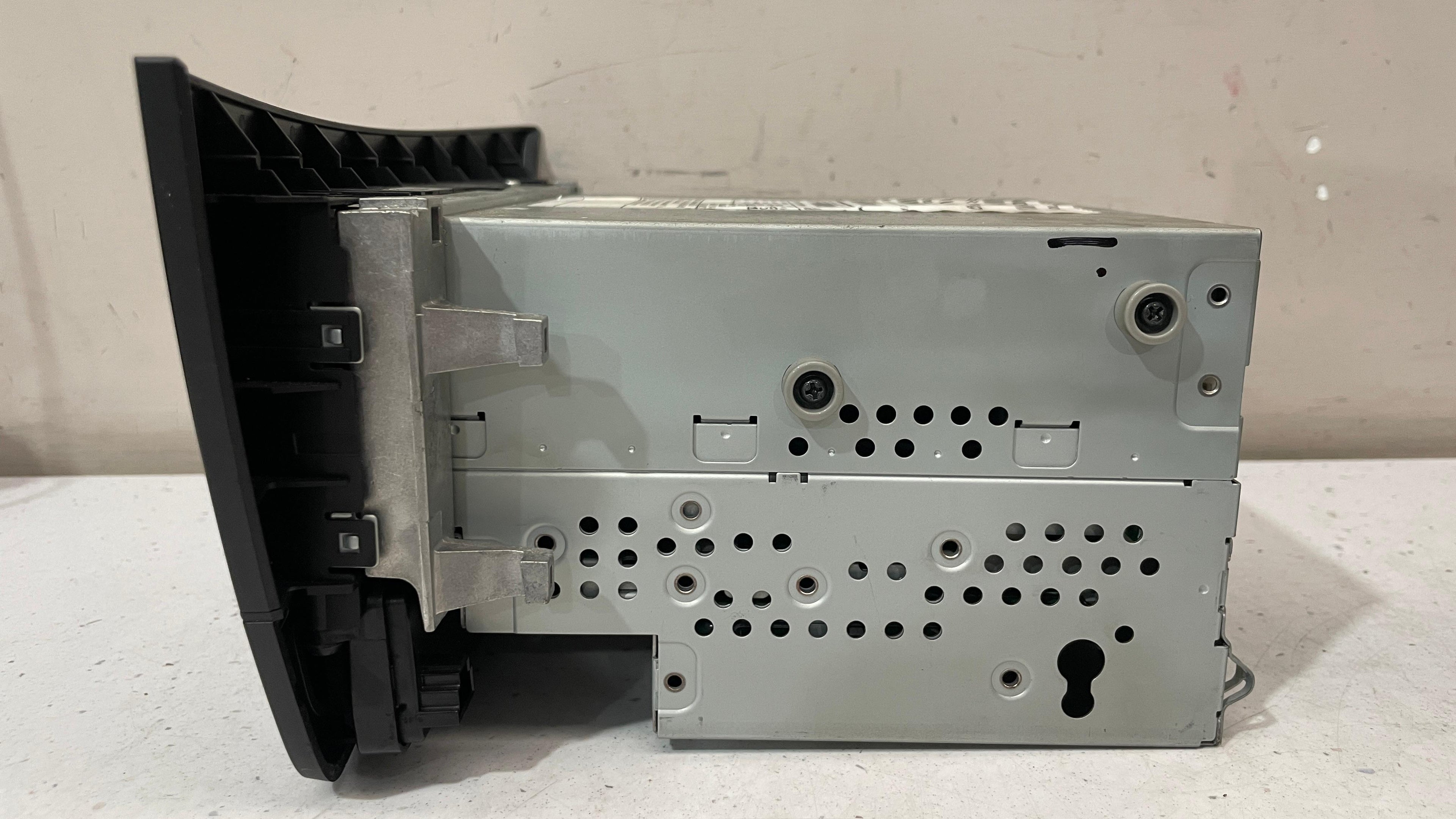 A2049006909 MERCEDES W204 RADIO CD DVD HEAD UNIT