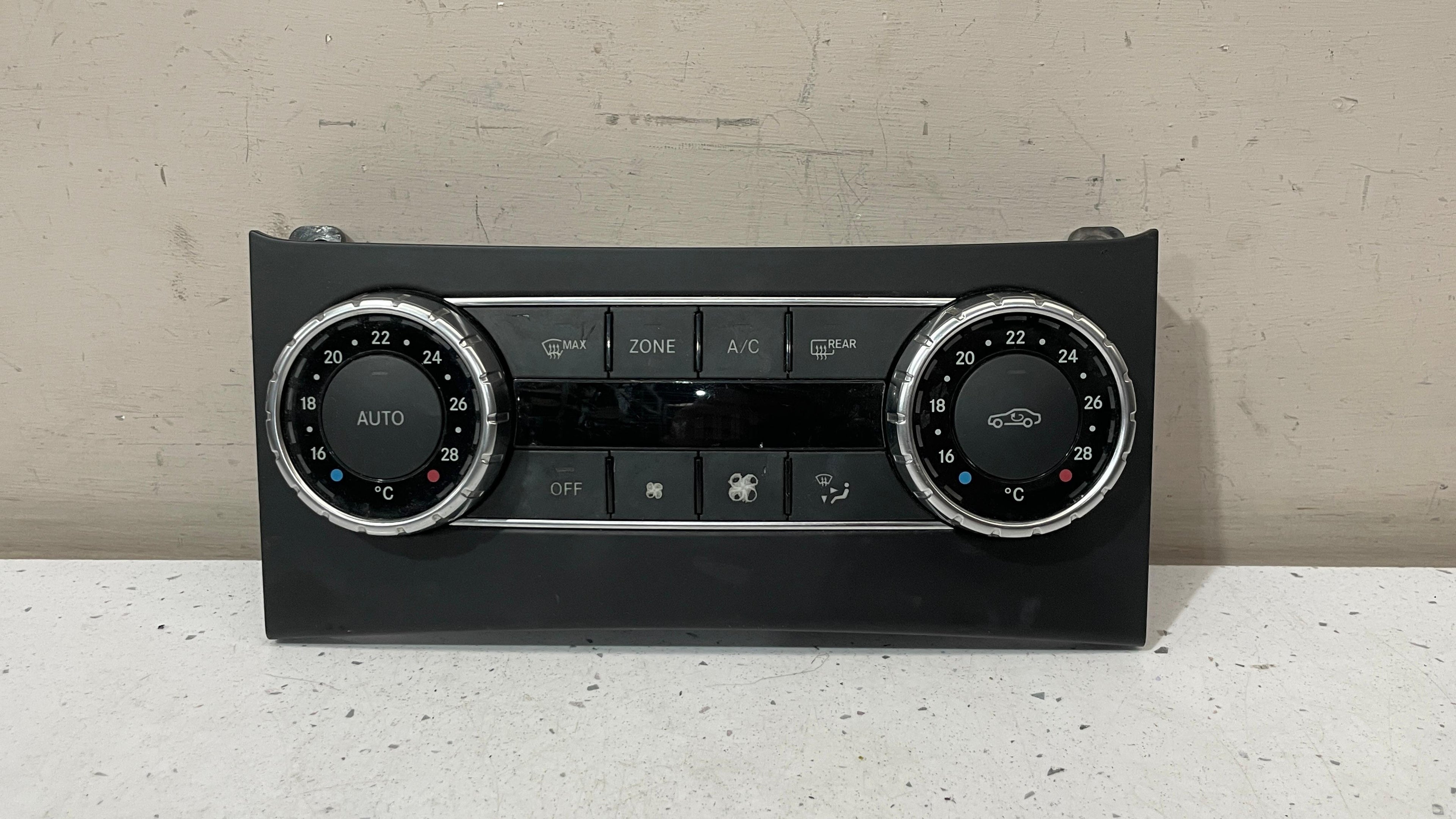 A2049001007 MERCEDES W204 CLIMATE CONTROL PANEL SWITCH