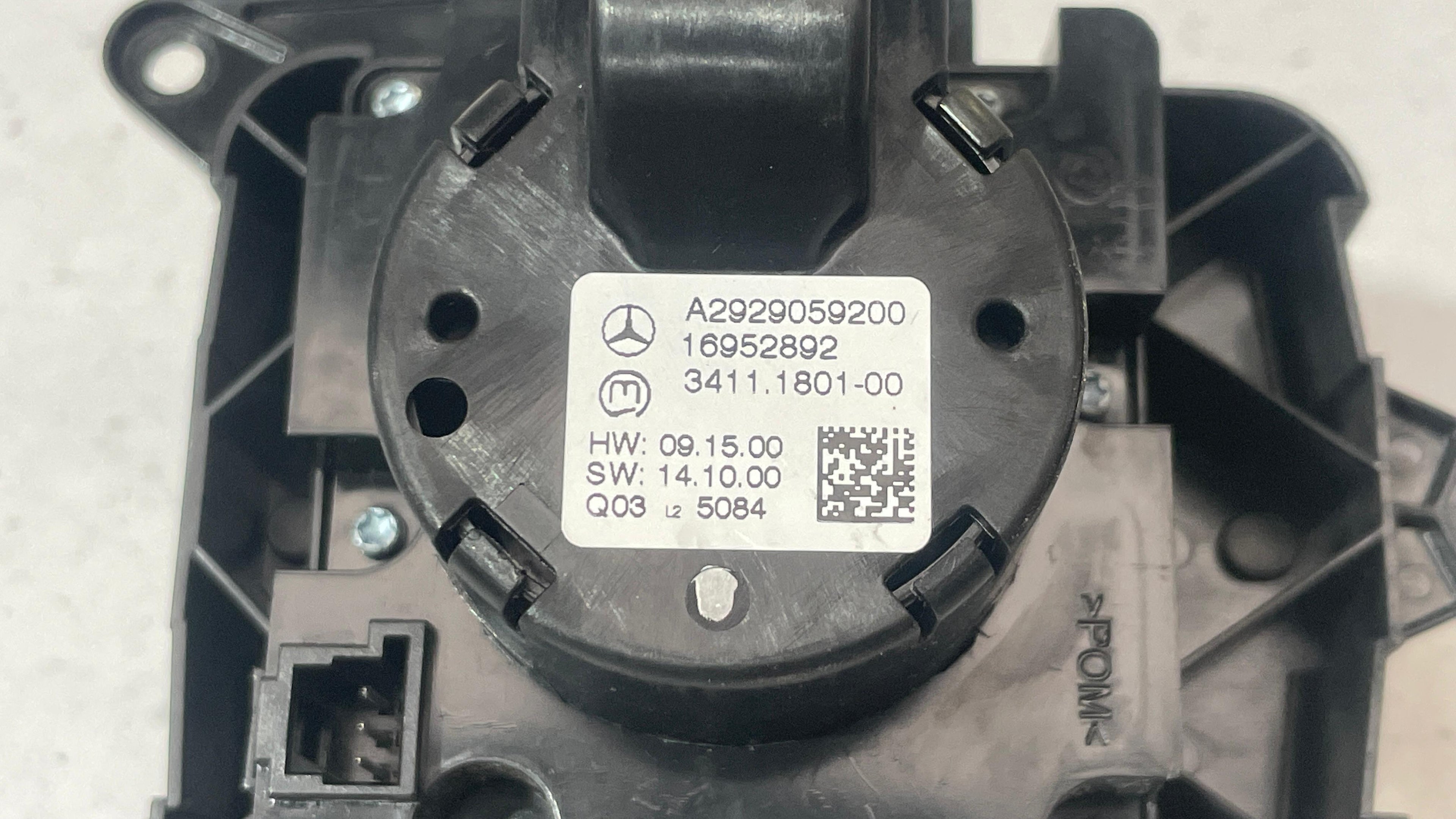 A2929059200 MERCEDES W166 AIR SUSPENSION SWITCH