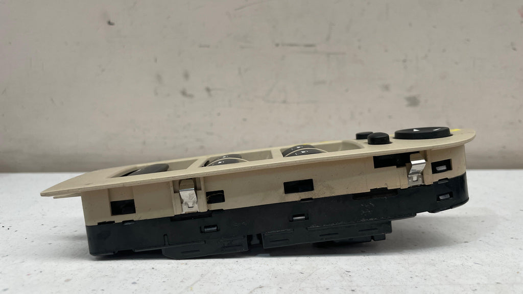 9217367-05 BMW E93 FRONT LEFT DOOR WINDOW SWITCH
