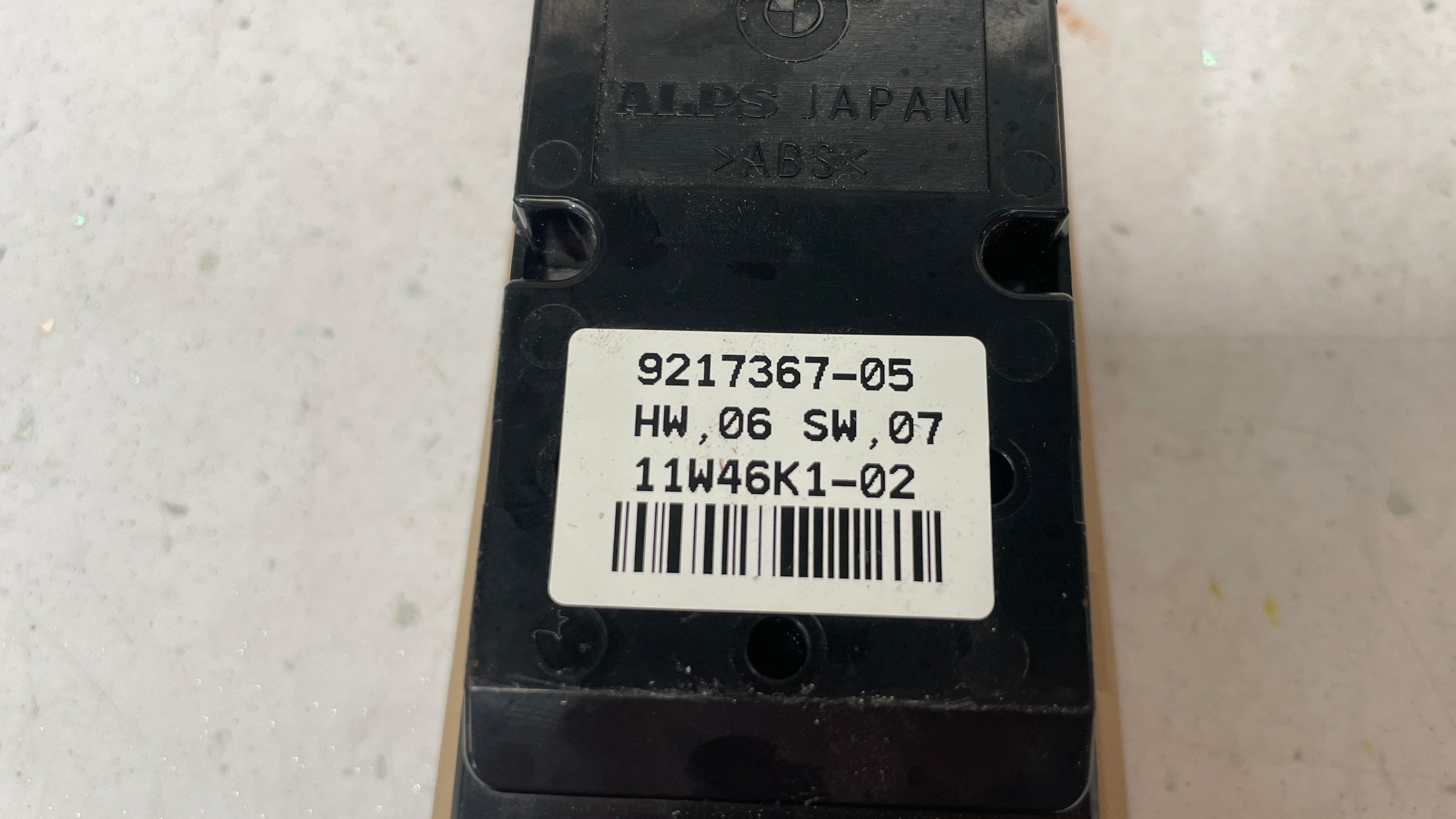 9217367-05 BMW E93 FRONT LEFT DOOR WINDOW SWITCH