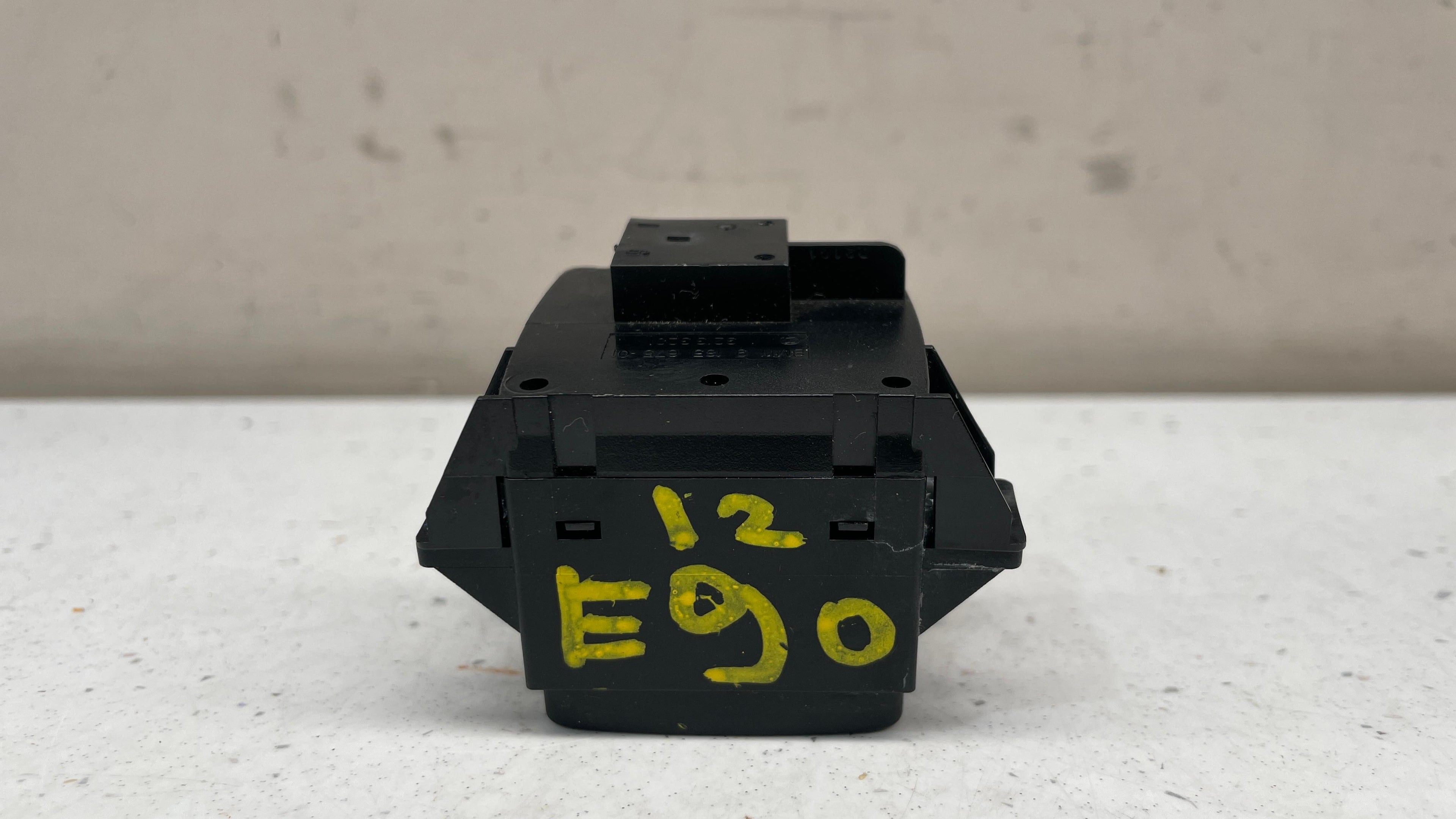 918567501 BMW E90 CONVERTIBLE ROOF CONTROLLER