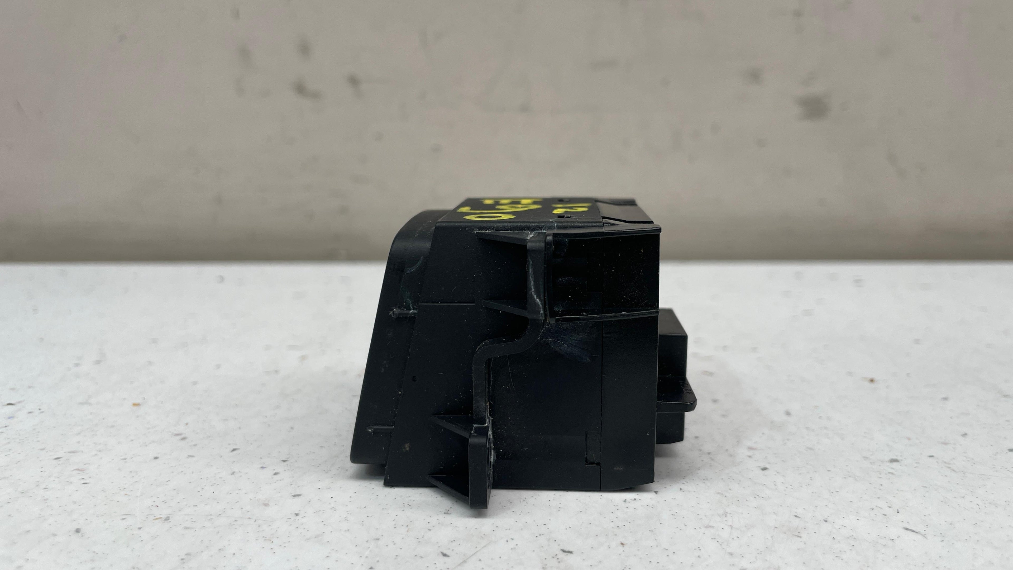 918567501 BMW E90 CONVERTIBLE ROOF CONTROLLER