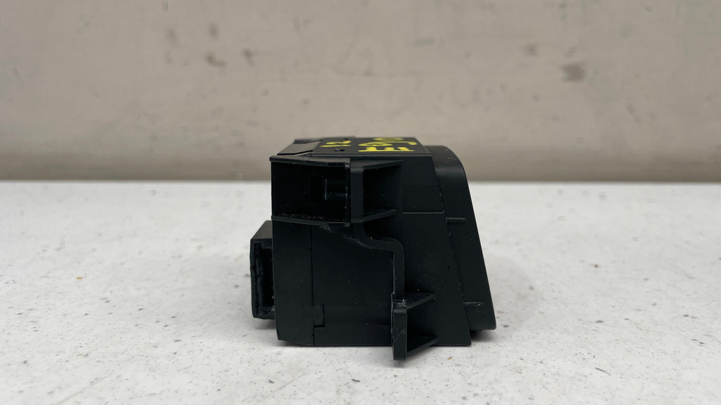 918567501 BMW E90 CONVERTIBLE ROOF CONTROLLER