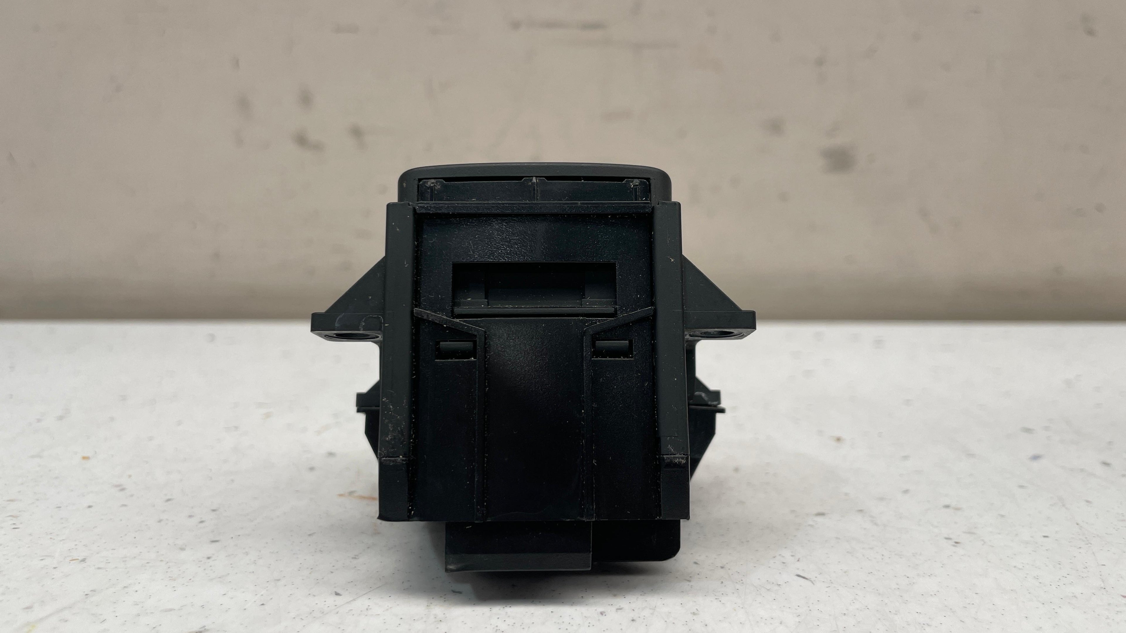 918567501 BMW E90 CONVERTIBLE ROOF CONTROLLER