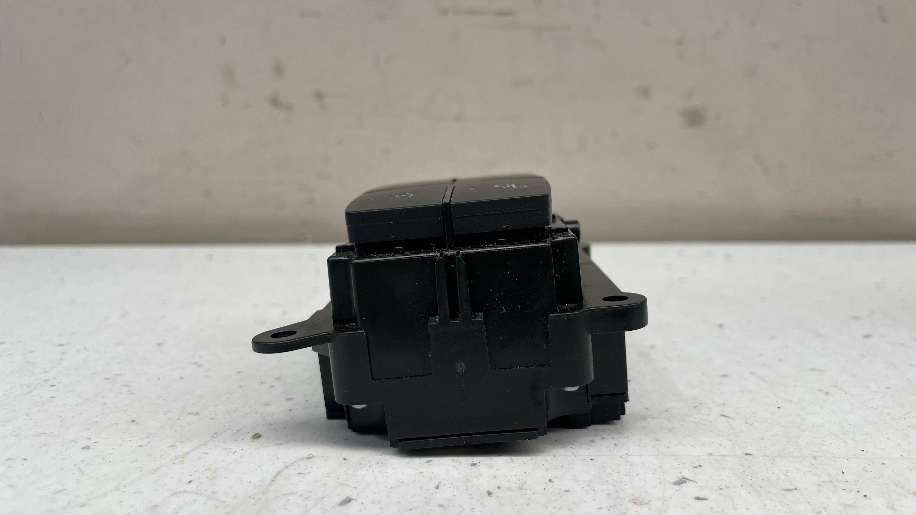 A2929057900 MERCEDES W166 AIR SUSPENSION SPORT TRACTION