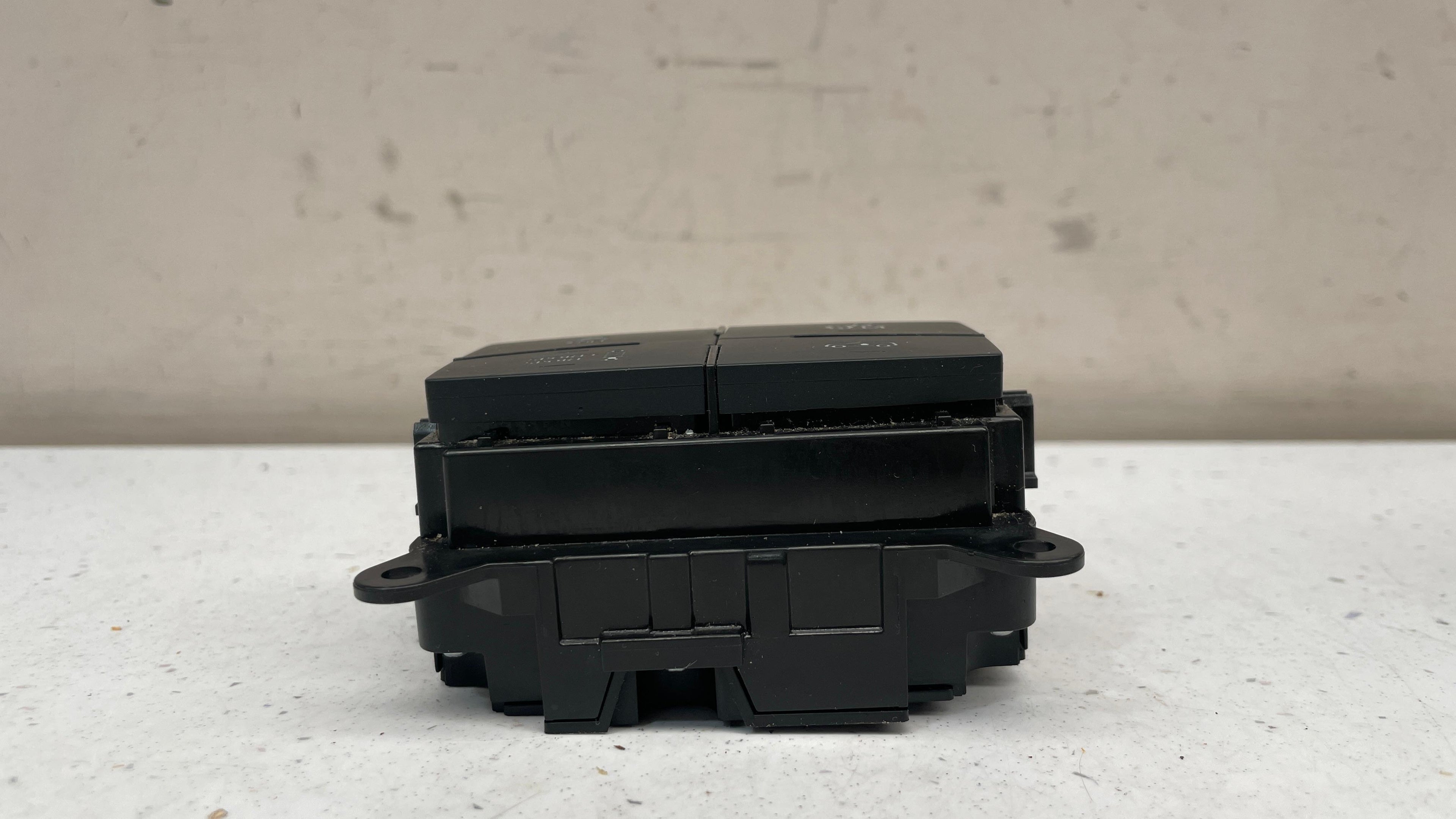 A2929057900 MERCEDES W166 AIR SUSPENSION SPORT TRACTION