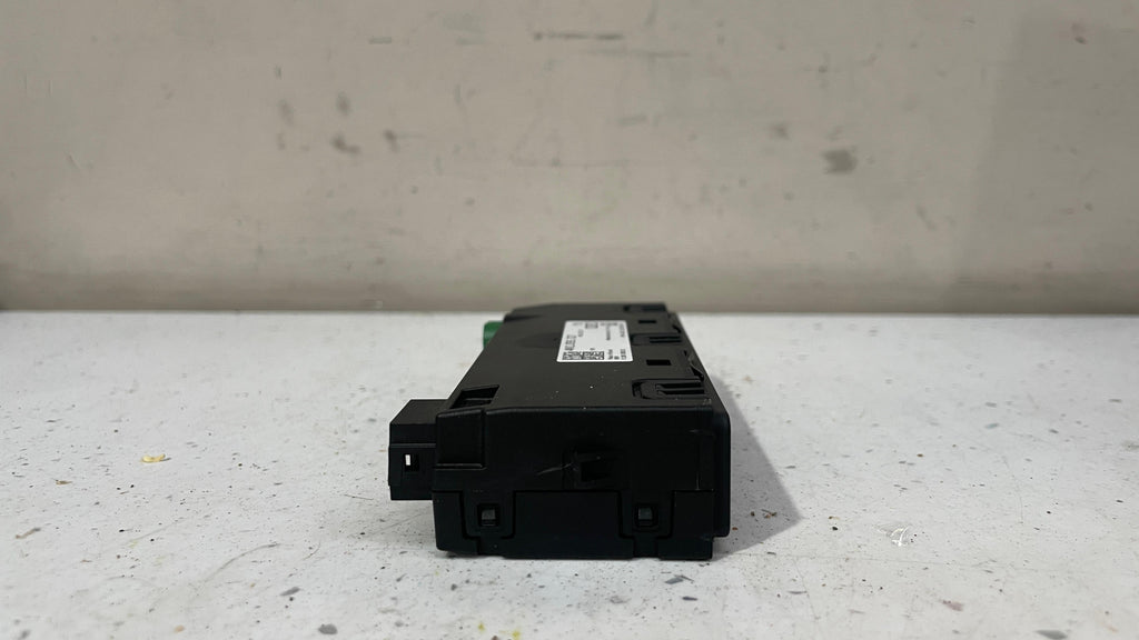 4N1035727 AUDI Q7 USB WIRELESS CHARGER PORT MODULE