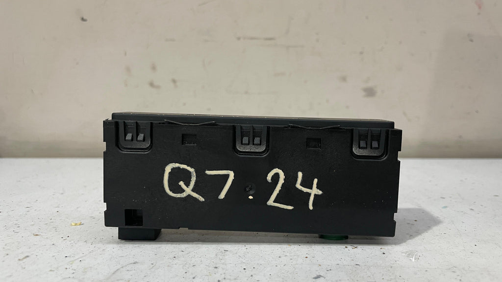 4N1035727 AUDI Q7 USB WIRELESS CHARGER PORT MODULE