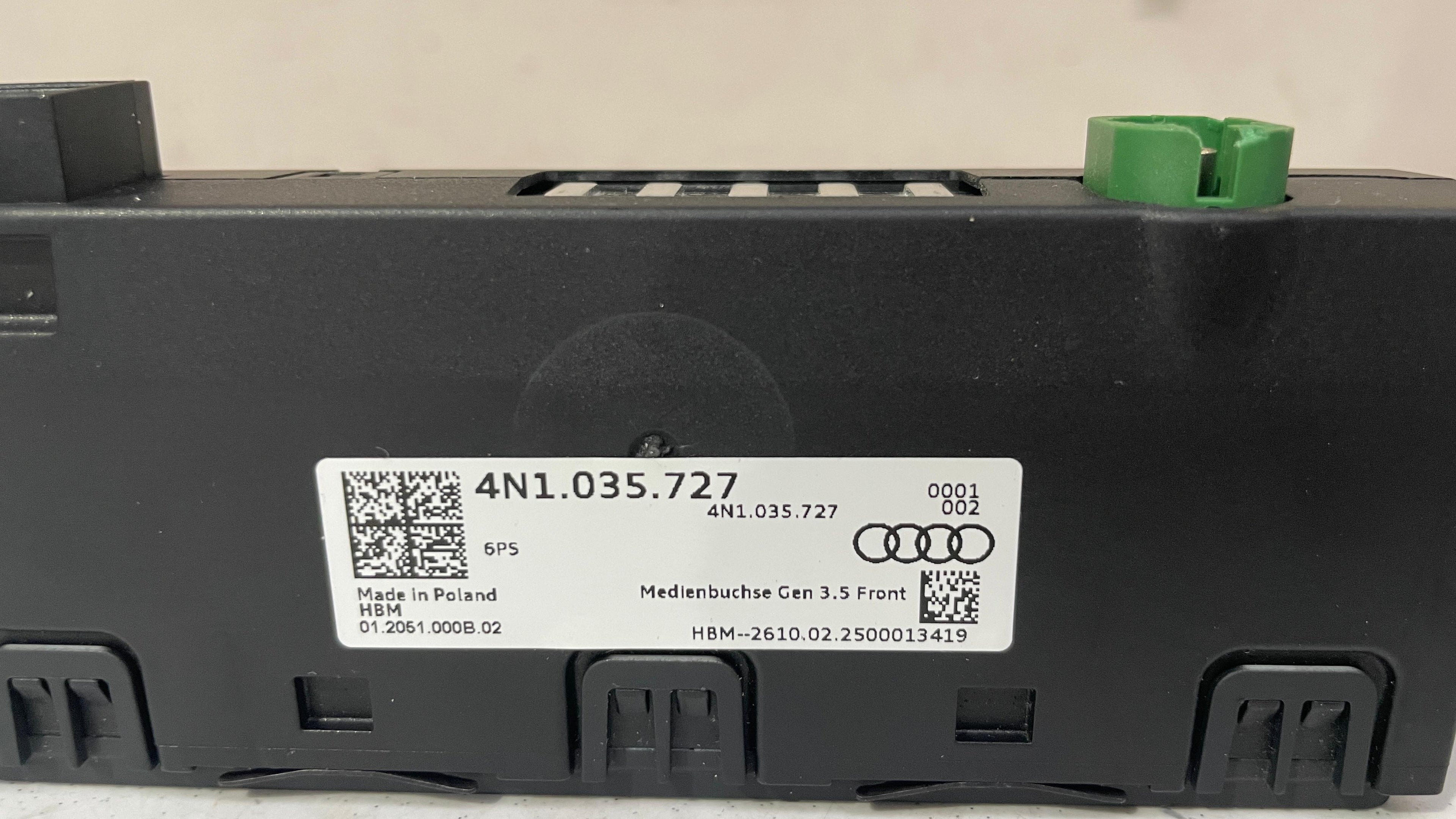 4N1035727 AUDI Q7 USB WIRELESS CHARGER PORT MODULE