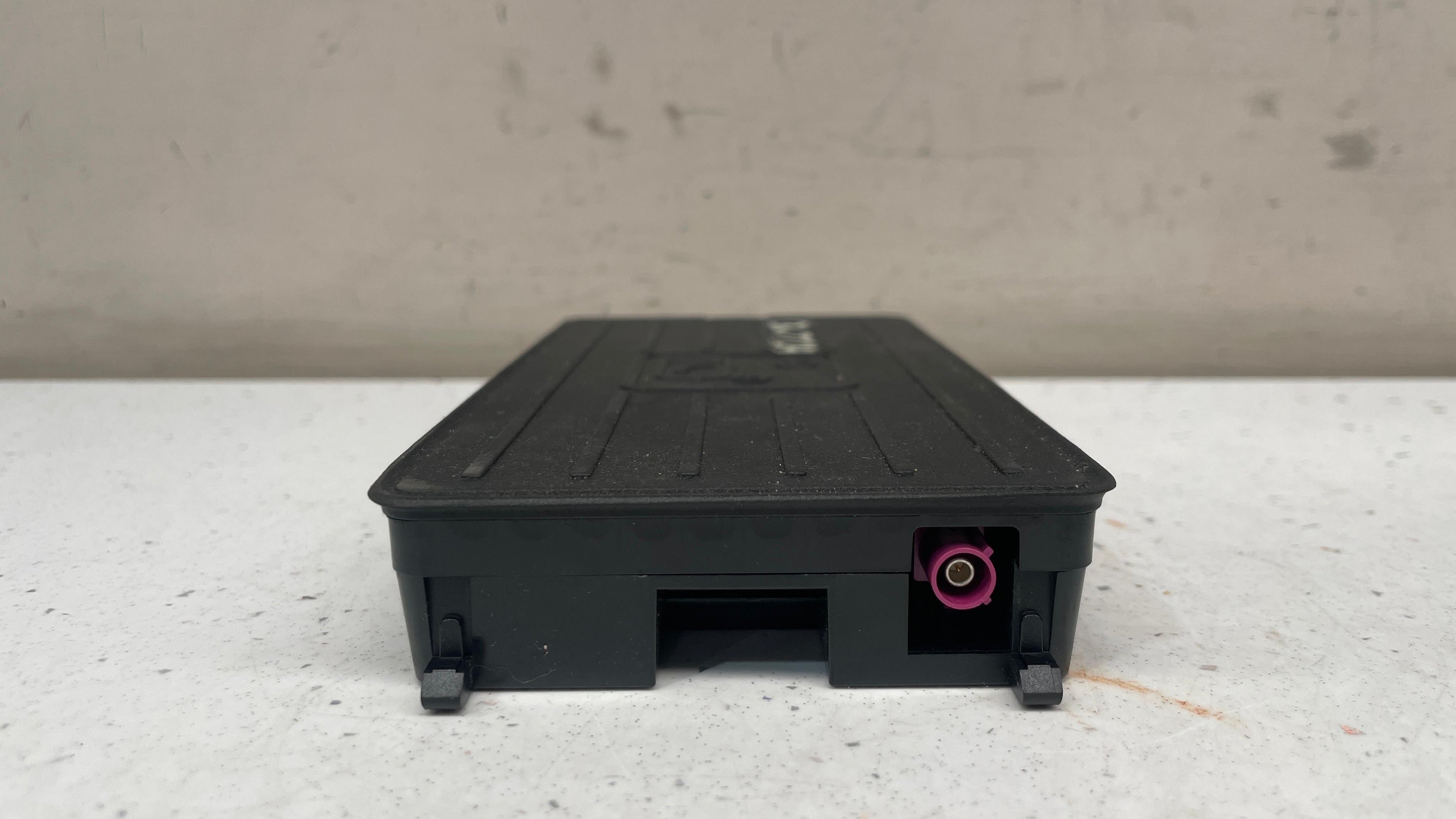 4N0035502B AUDI Q7 WIRELESS PHONE CHARGING MODULE