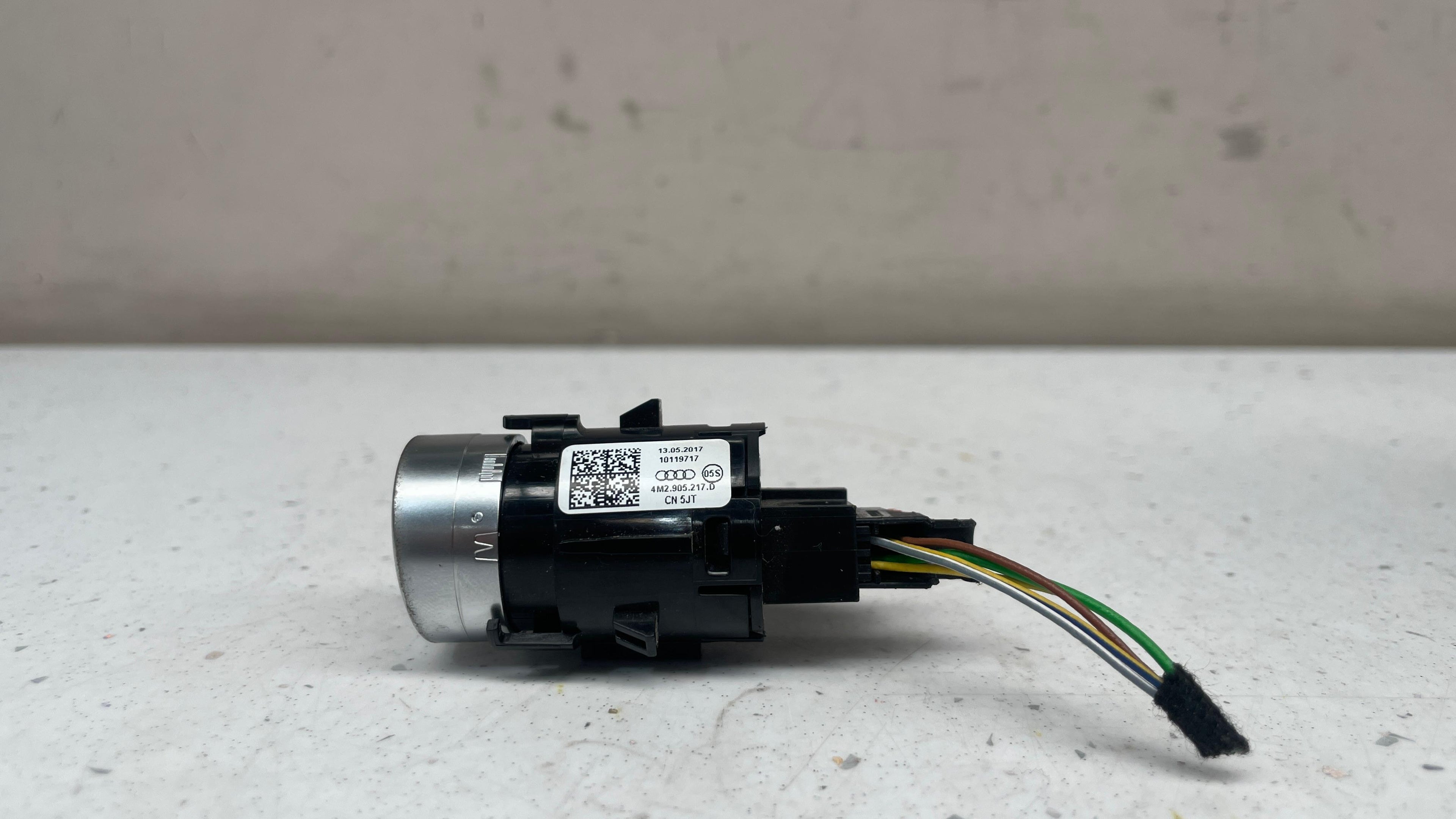 4M2905217D AUDI Q7 START / STOP IGNITION SWITCH