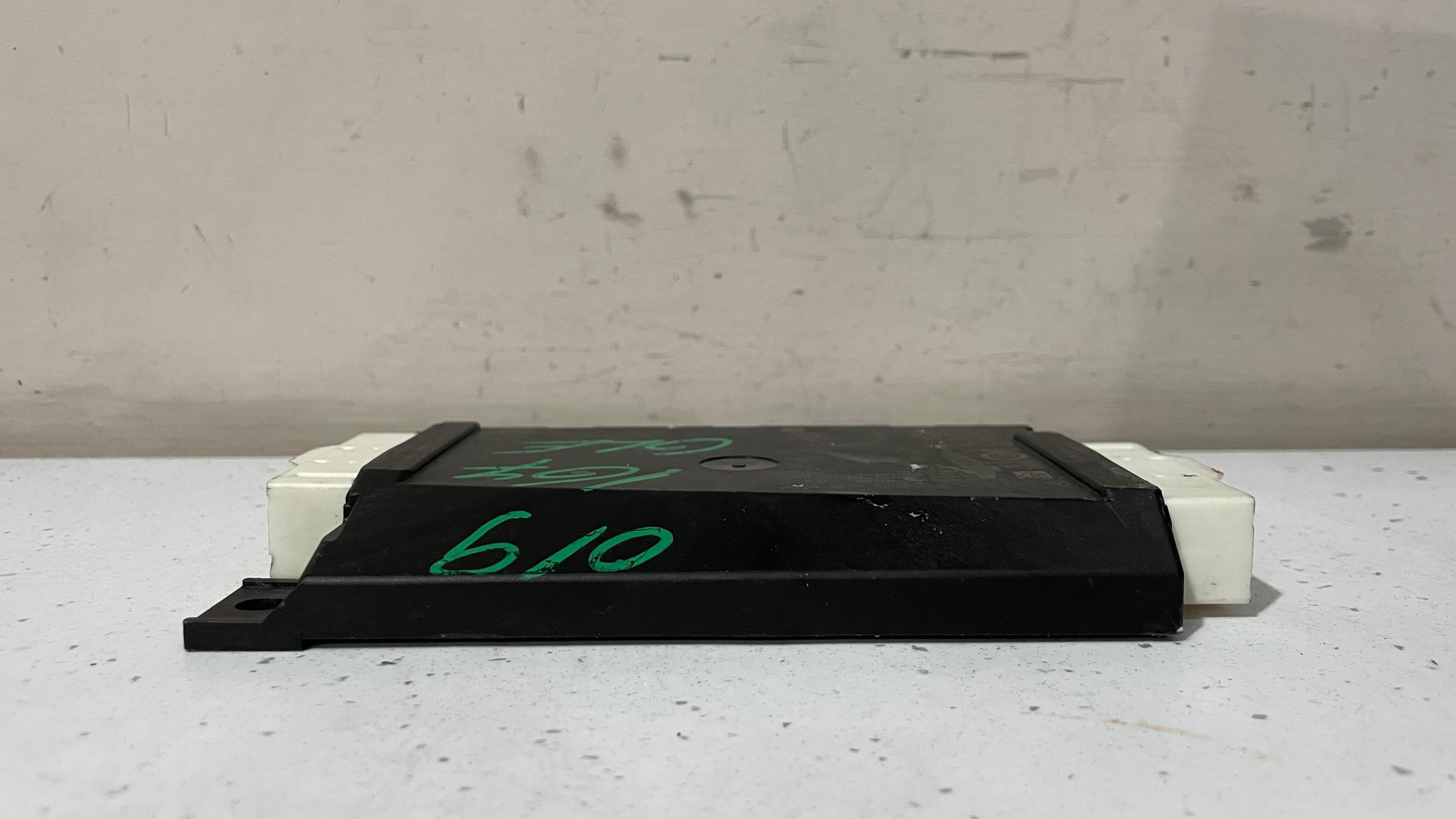A1679004516 MERCEDES INGNITION CONTROL  KEYLESS ENTRY