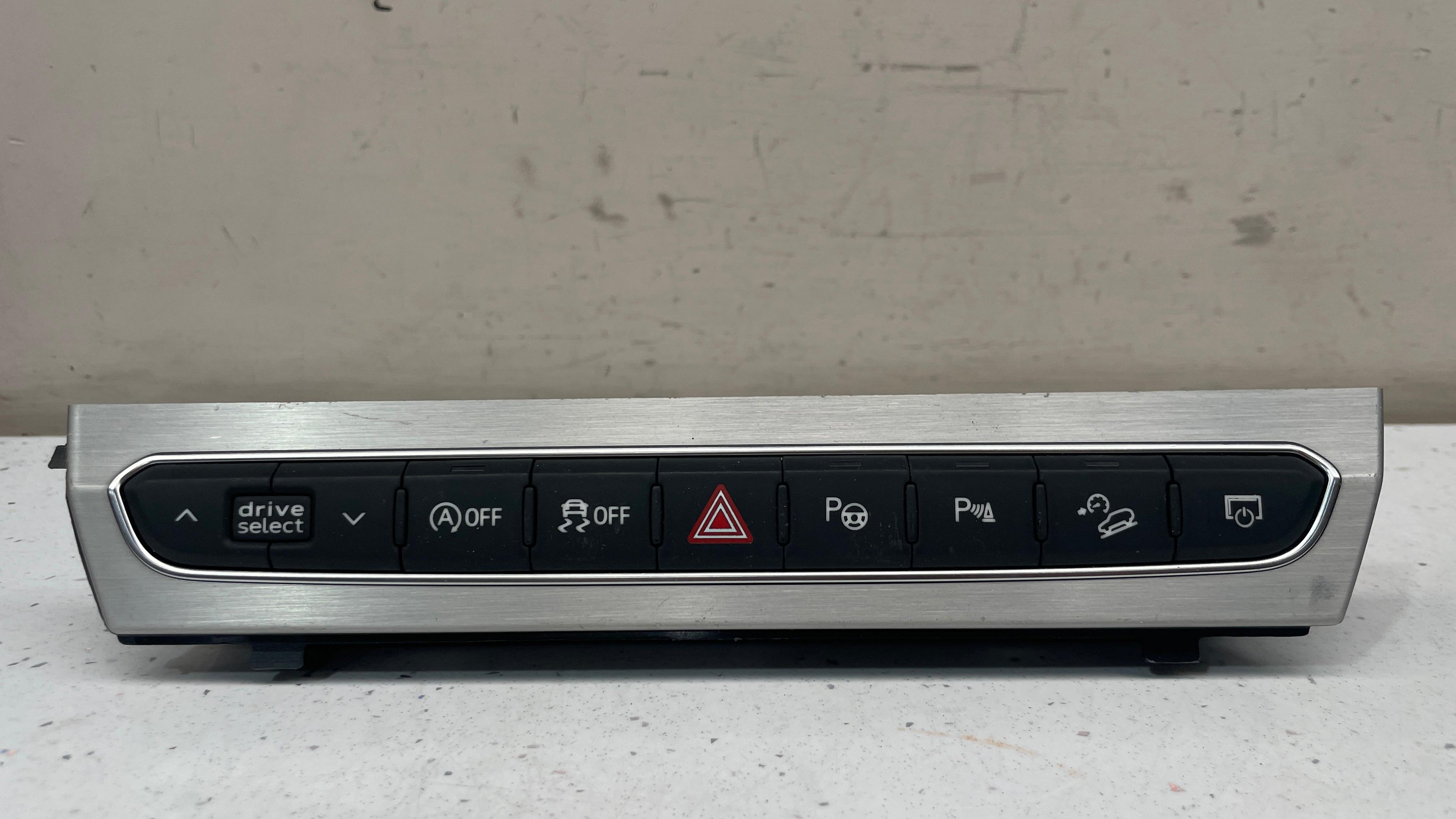 4M0925301L  AUDI CENTER CONSOLE BUTTON SWITCH PANEL