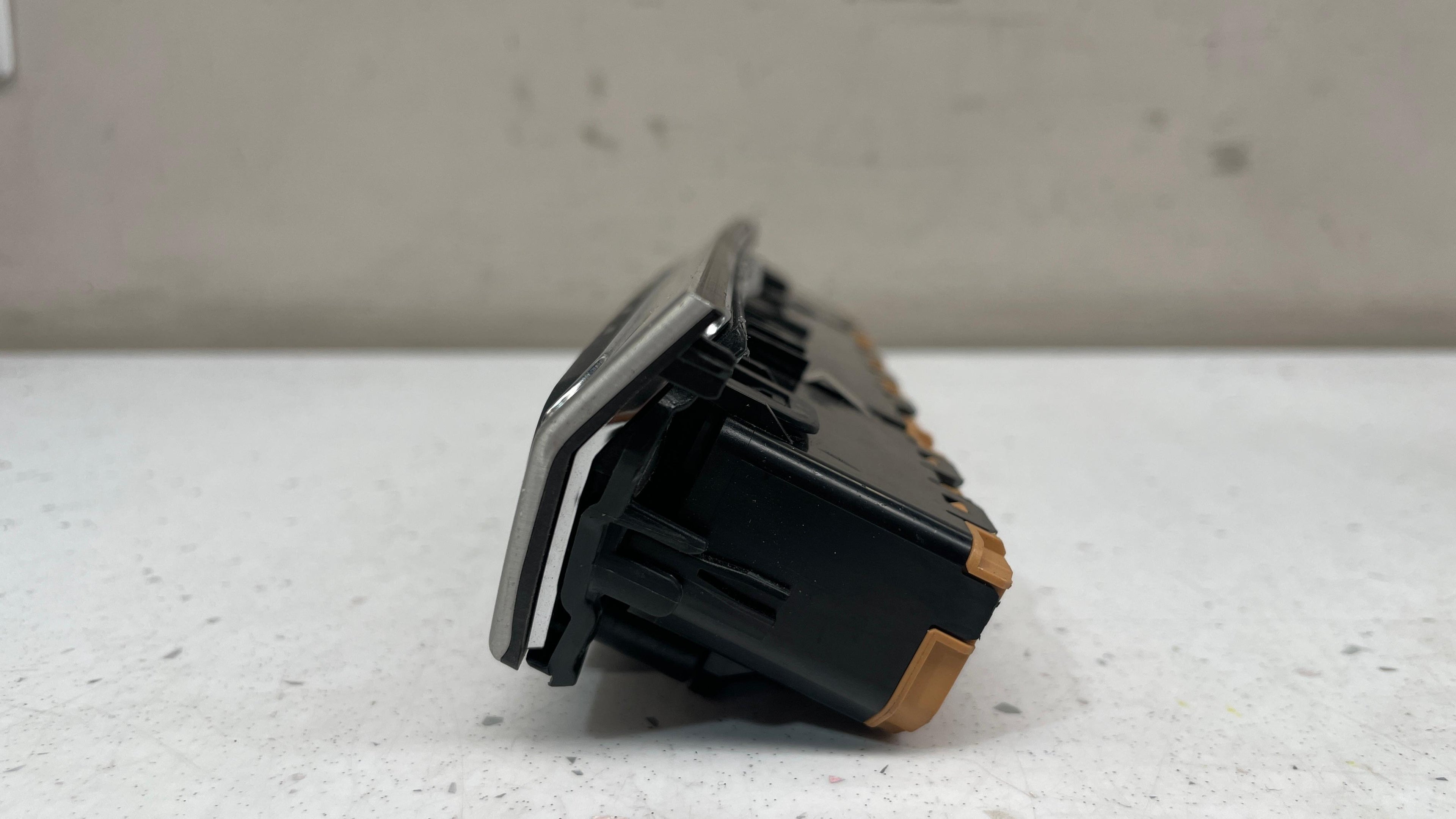 4M0925301L  AUDI CENTER CONSOLE BUTTON SWITCH PANEL
