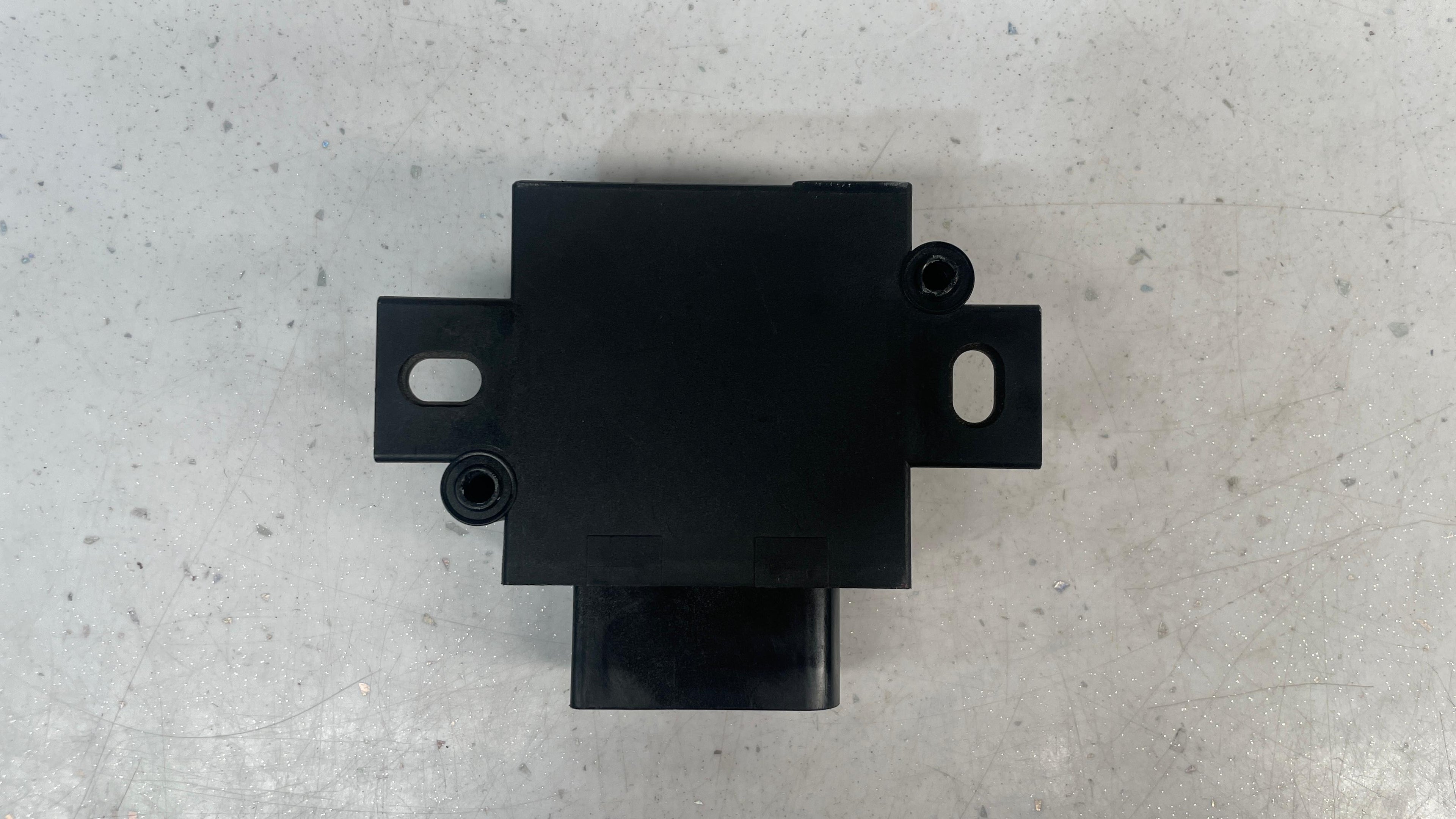 4G0906093F AUDI A7  FUEL PUMP CONTROL
