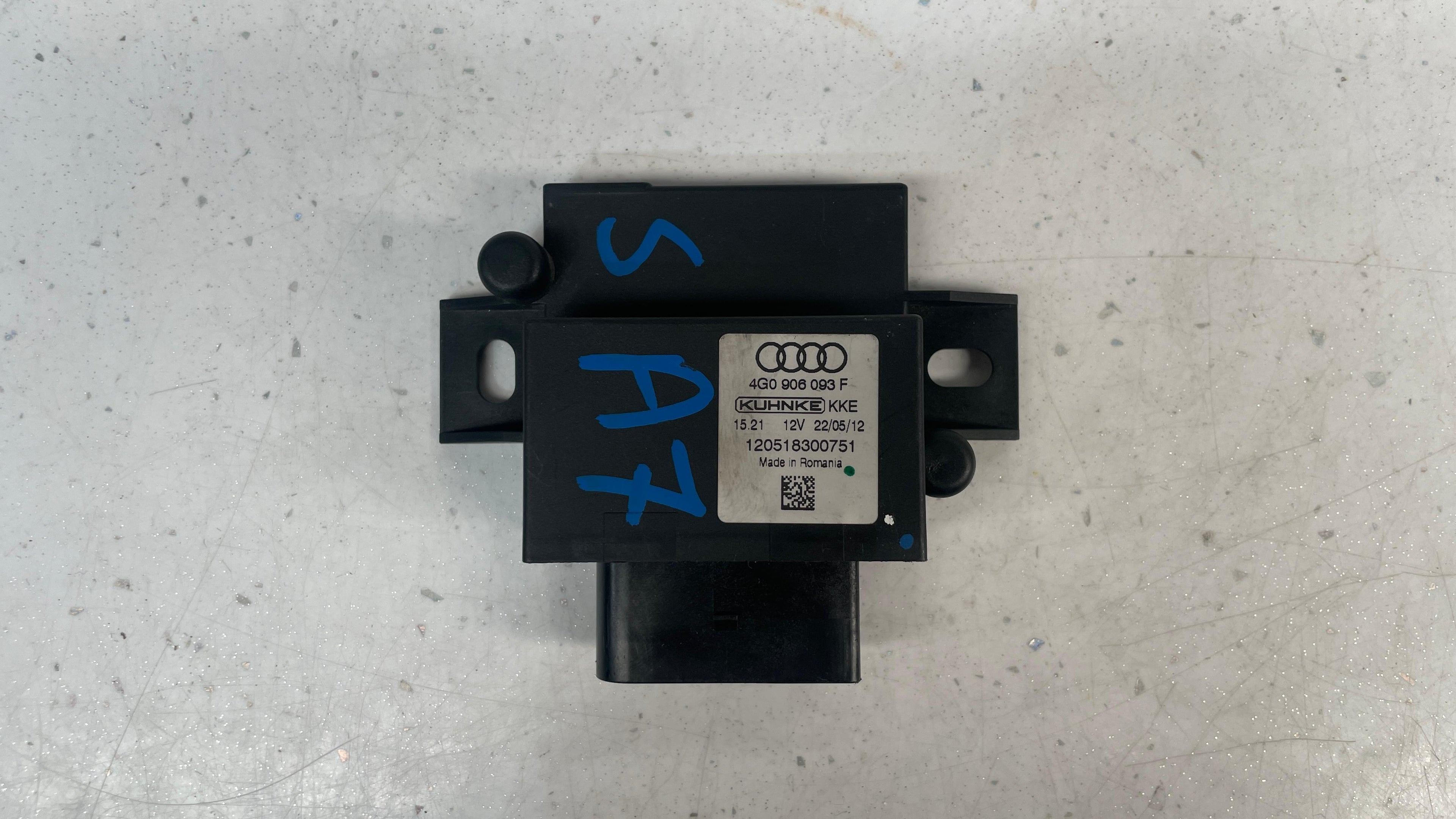 4G0906093F AUDI A7  FUEL PUMP CONTROL