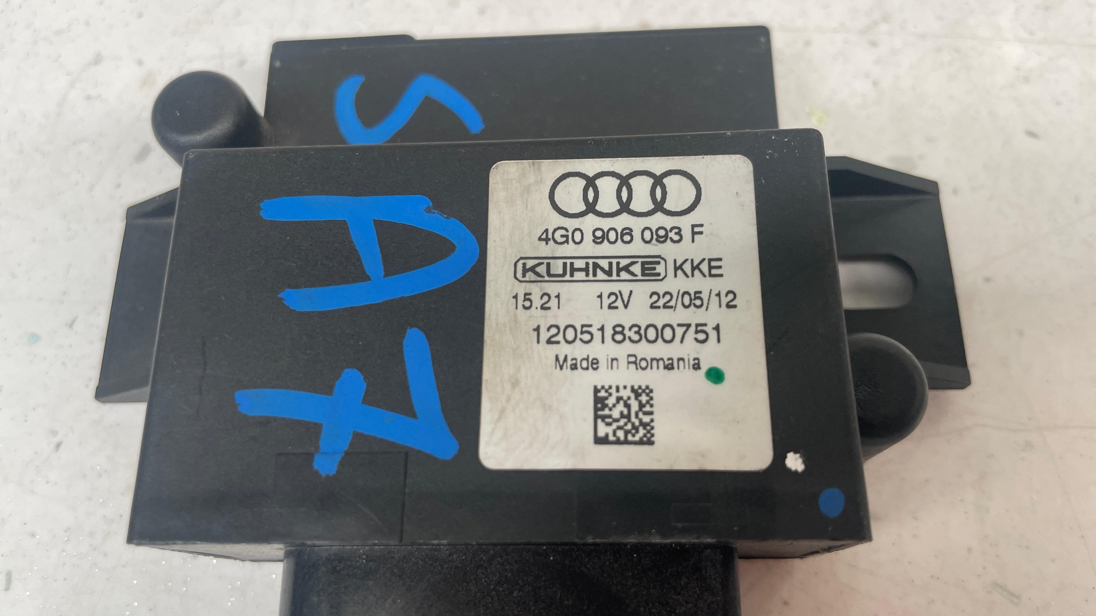 4G0906093F AUDI A7  FUEL PUMP CONTROL