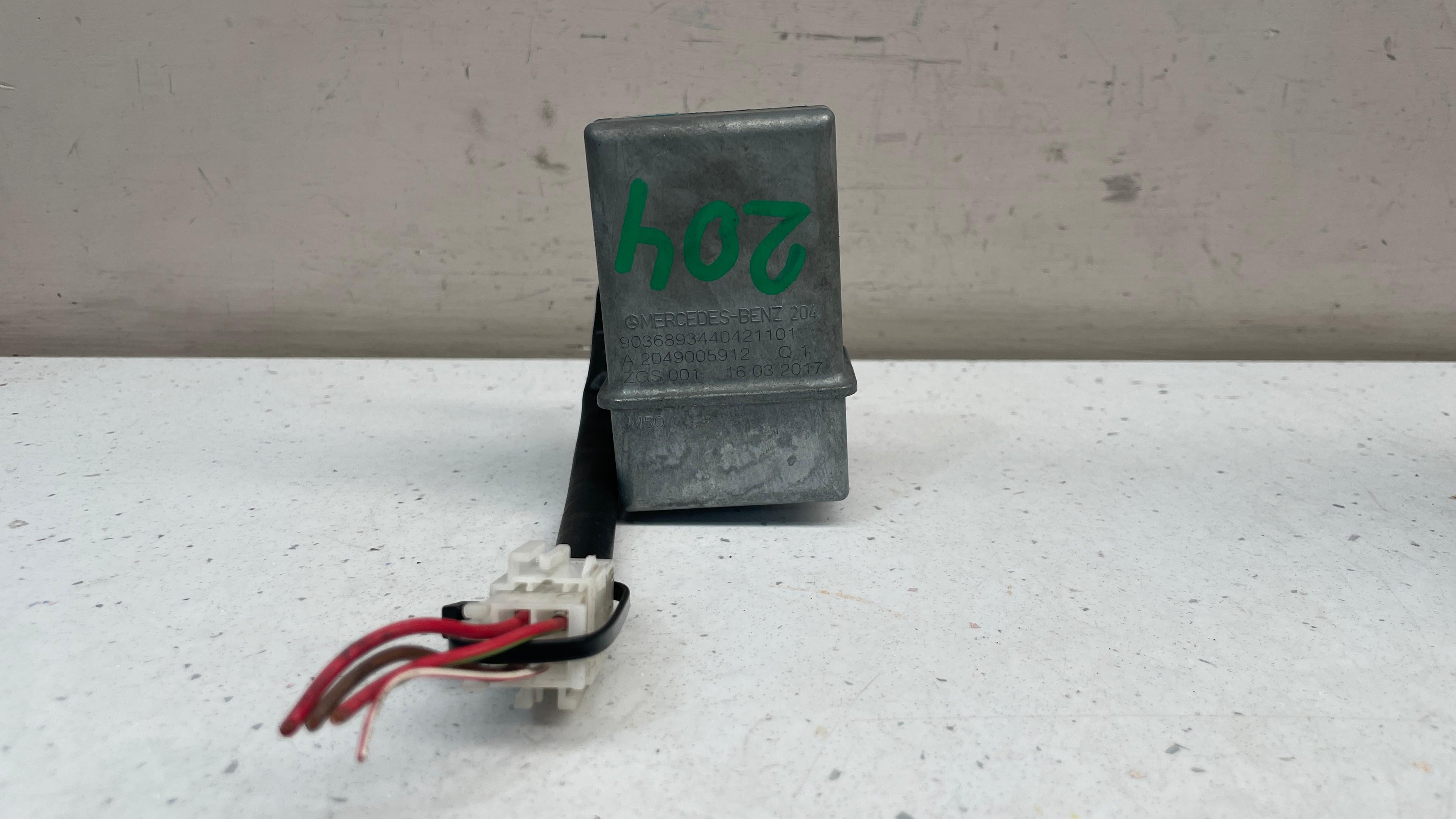 A2049005912 MERCEDES STEERING COLUMN LOCK