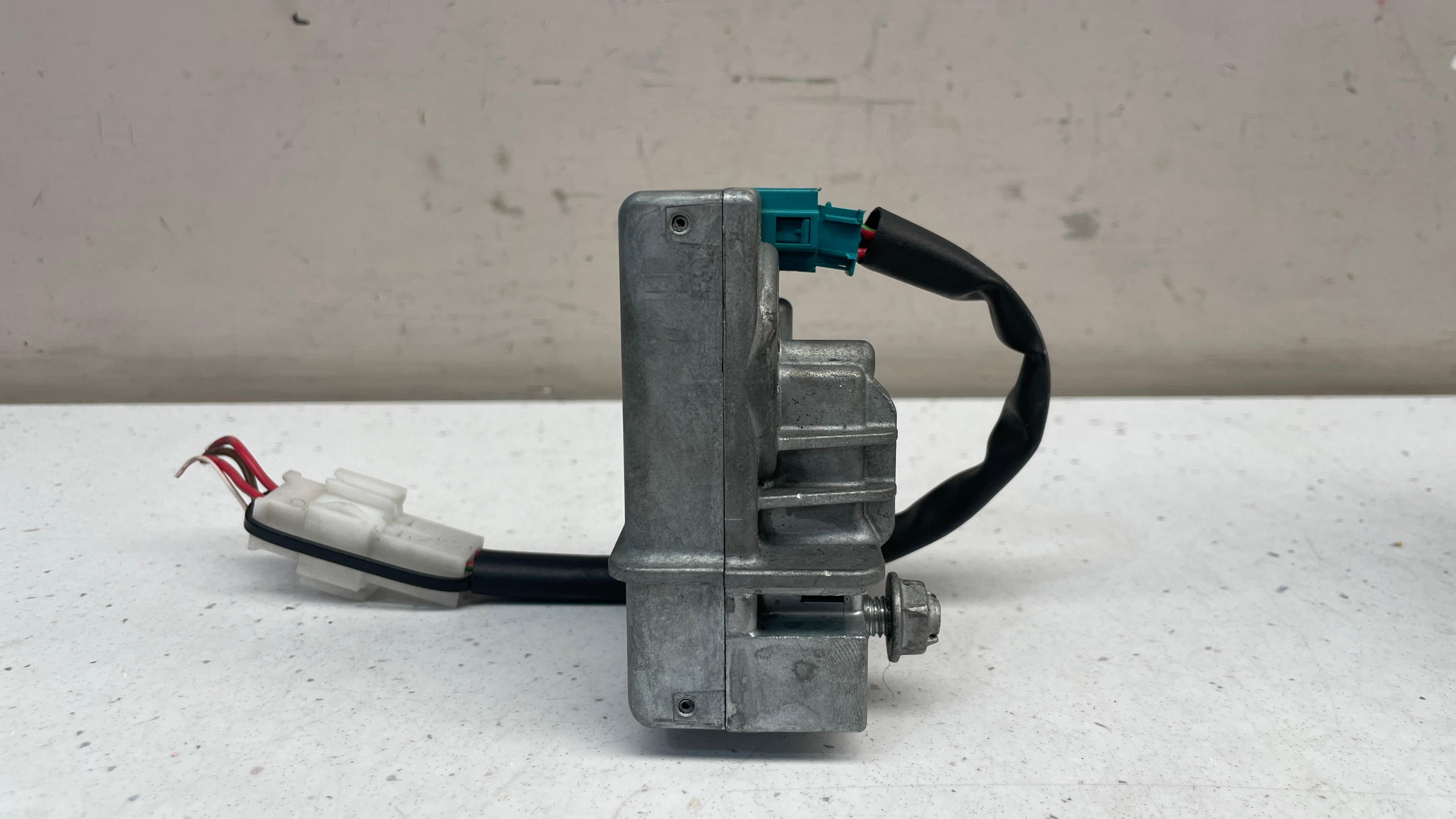 A2049005912 MERCEDES STEERING COLUMN LOCK