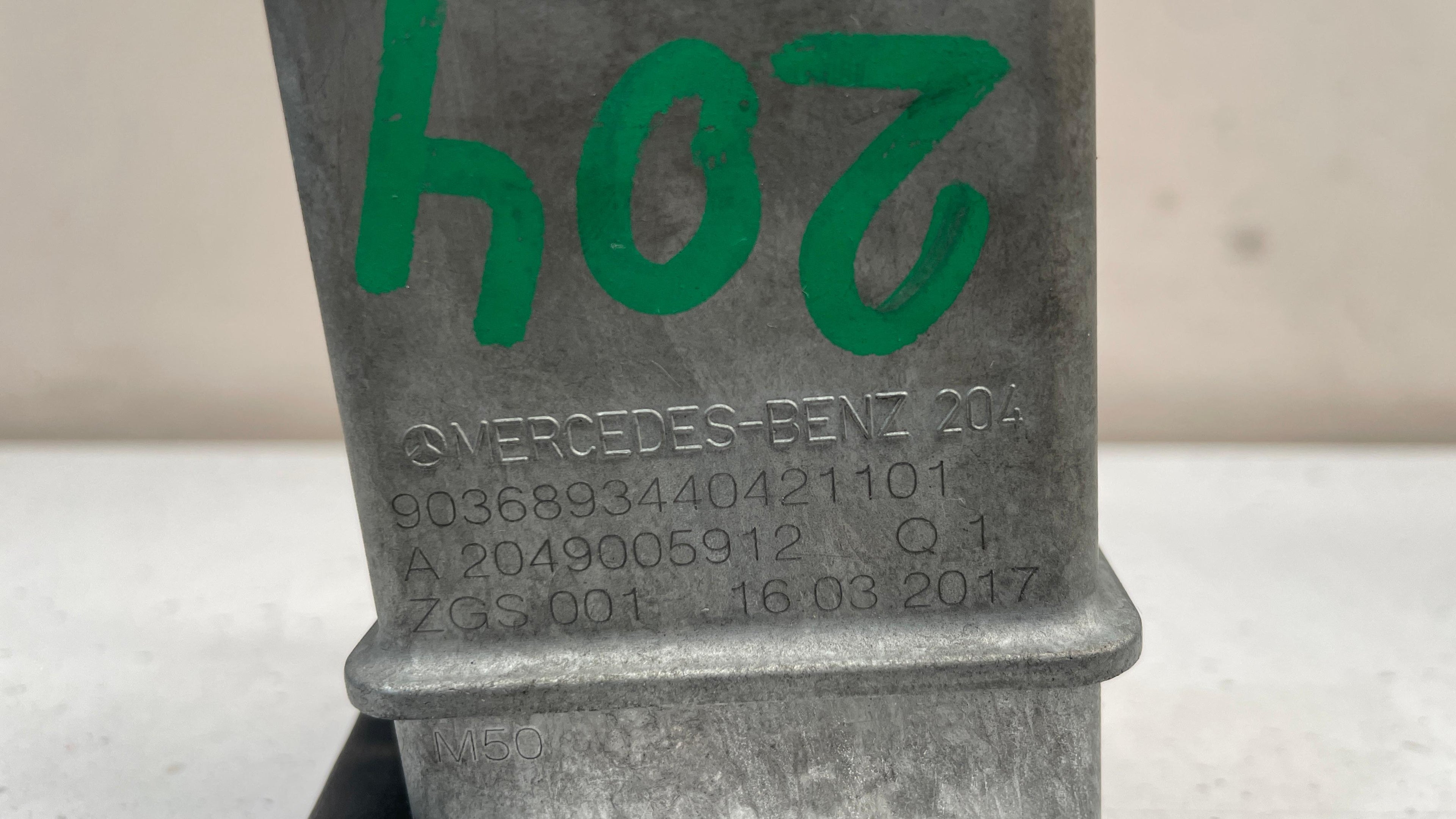 A2049005912 MERCEDES STEERING COLUMN LOCK