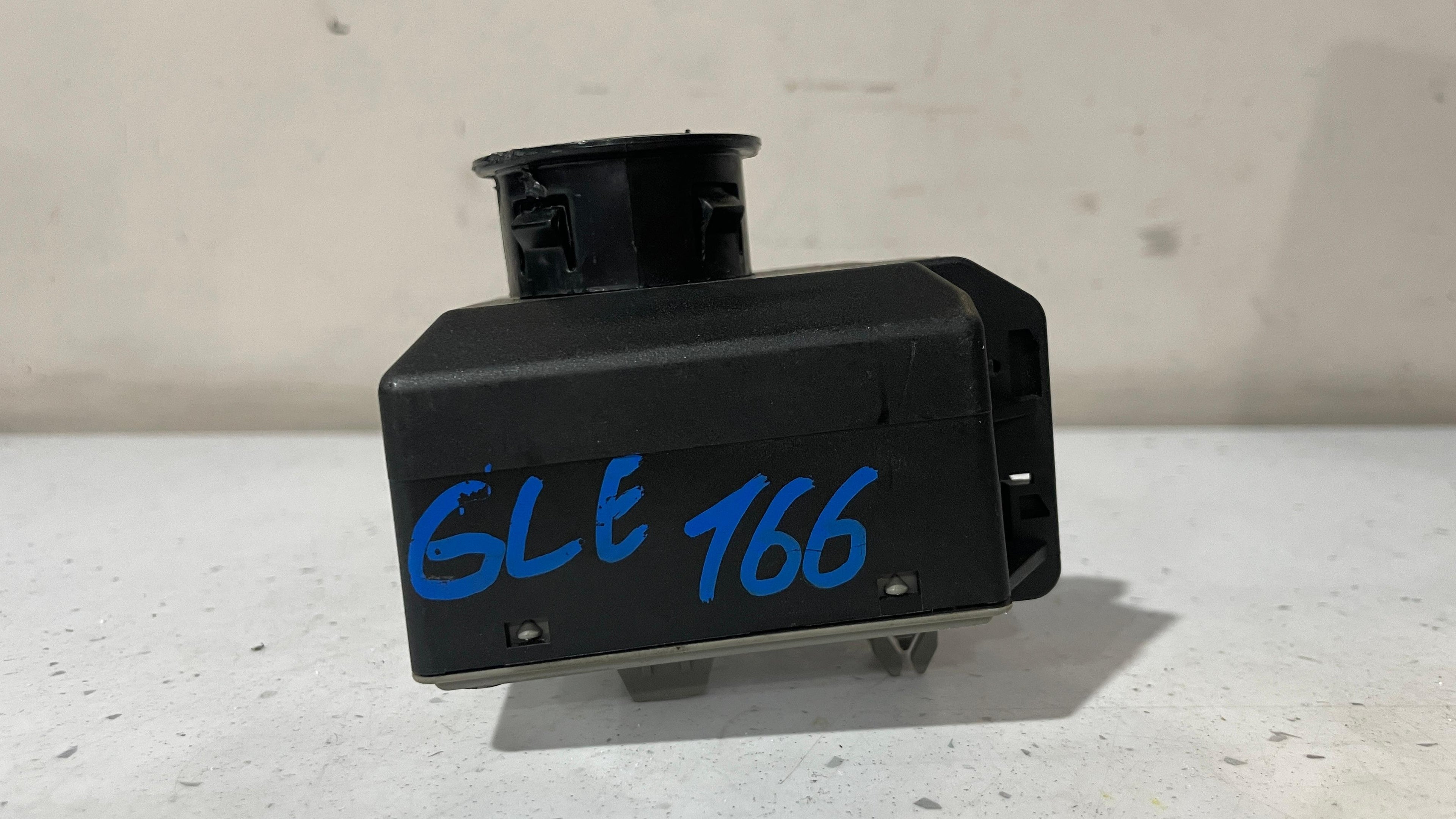 A1669059702 MERCEDES IGNITION STARTER SWITCH