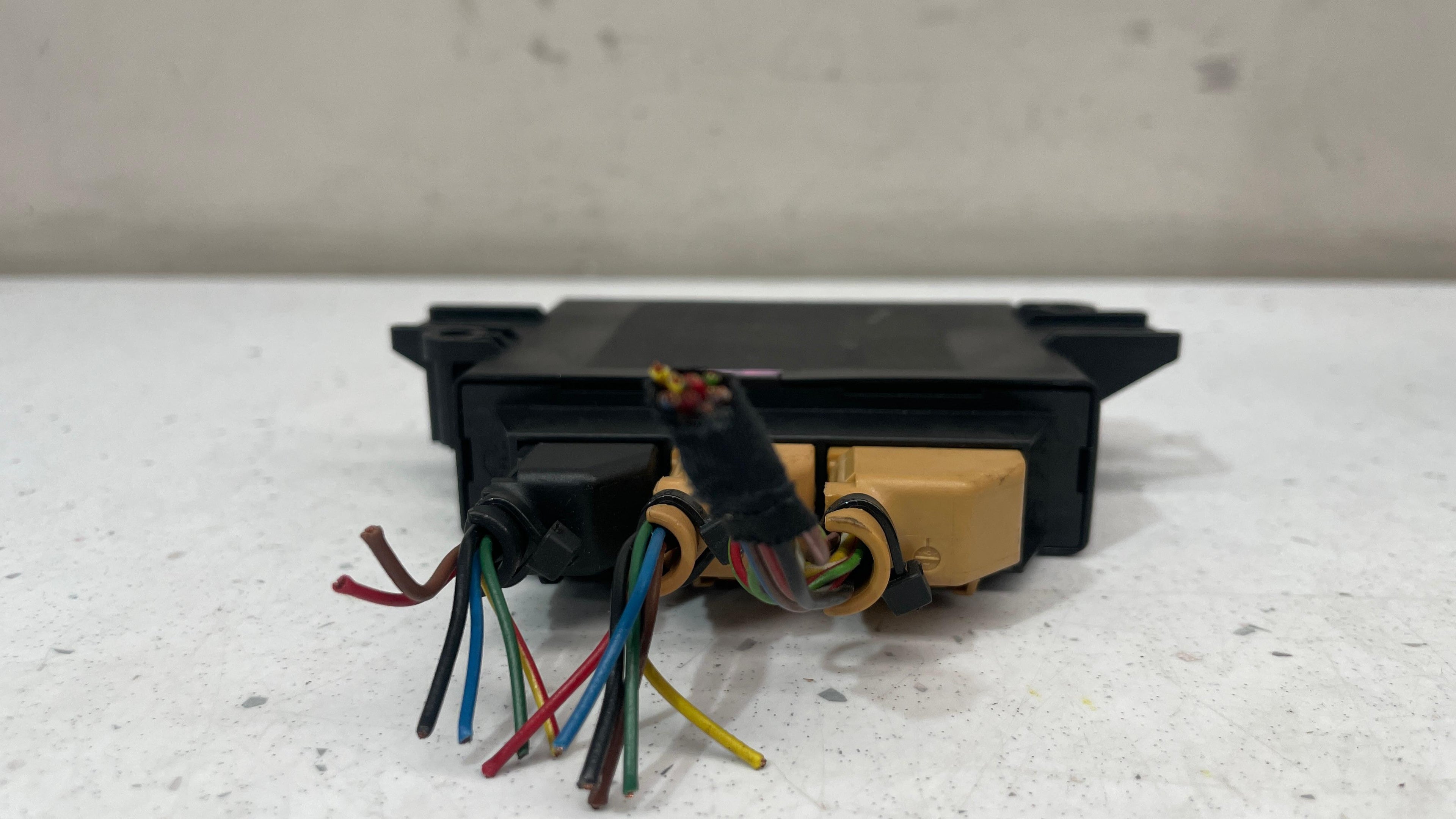 YWC500550 LAND ROVER PARKING SENSOR CONTROL