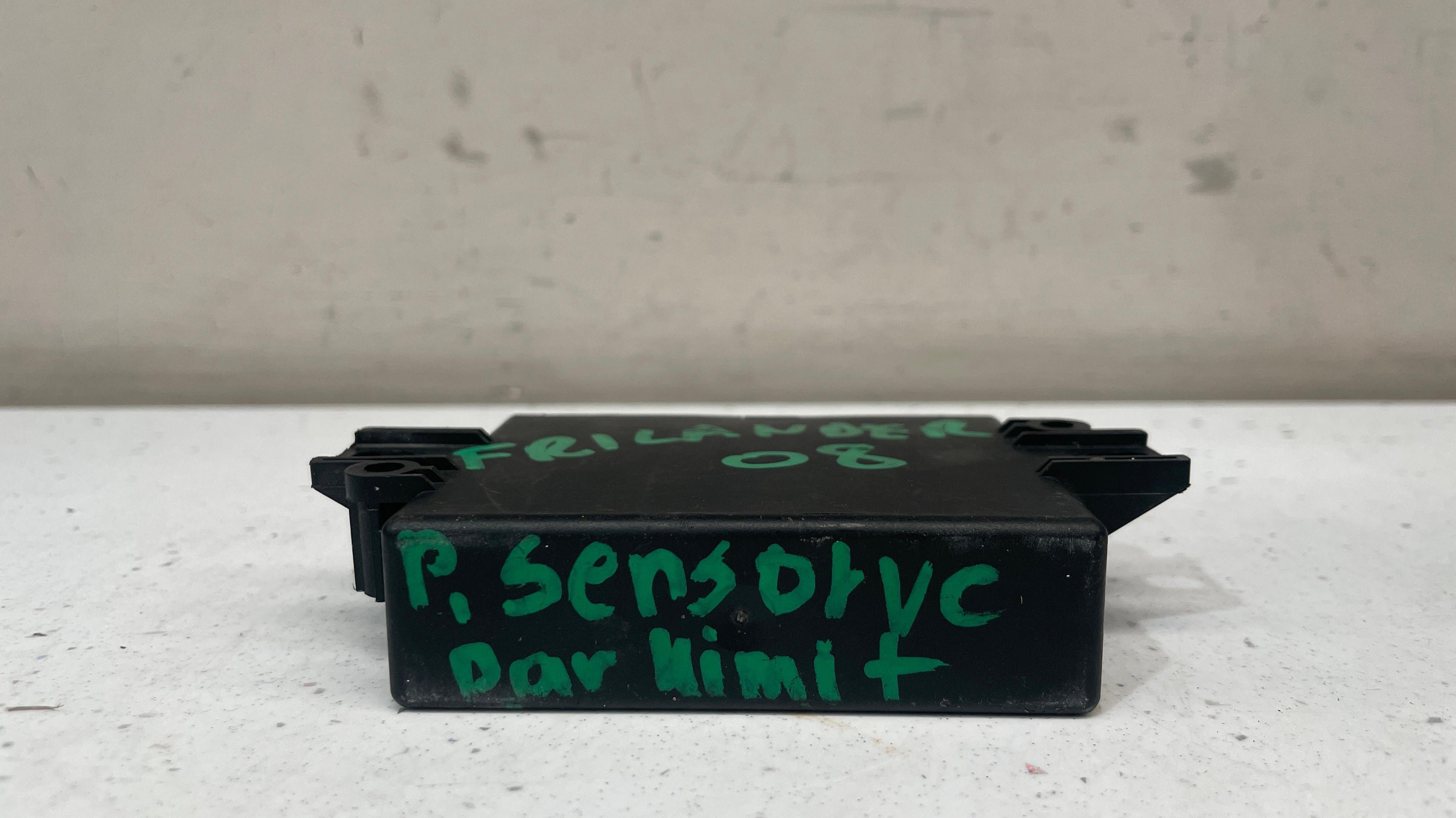 6G92-15K866-BJ LAND ROVER PARK ASSIST CONTROL MODULE