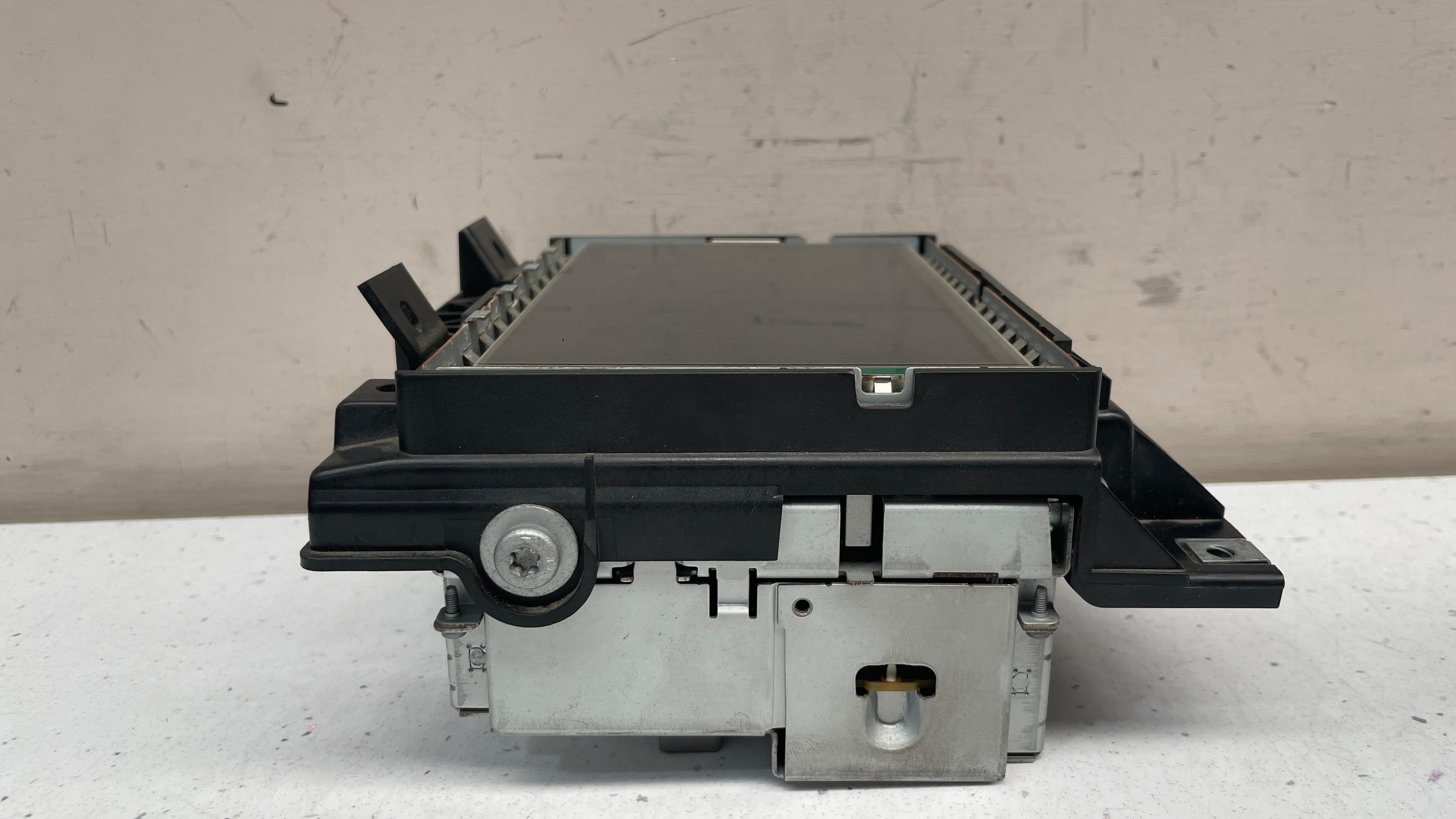 DH5210E889AE LAND ROVER NAVIGATION DISPLAY SCREEN