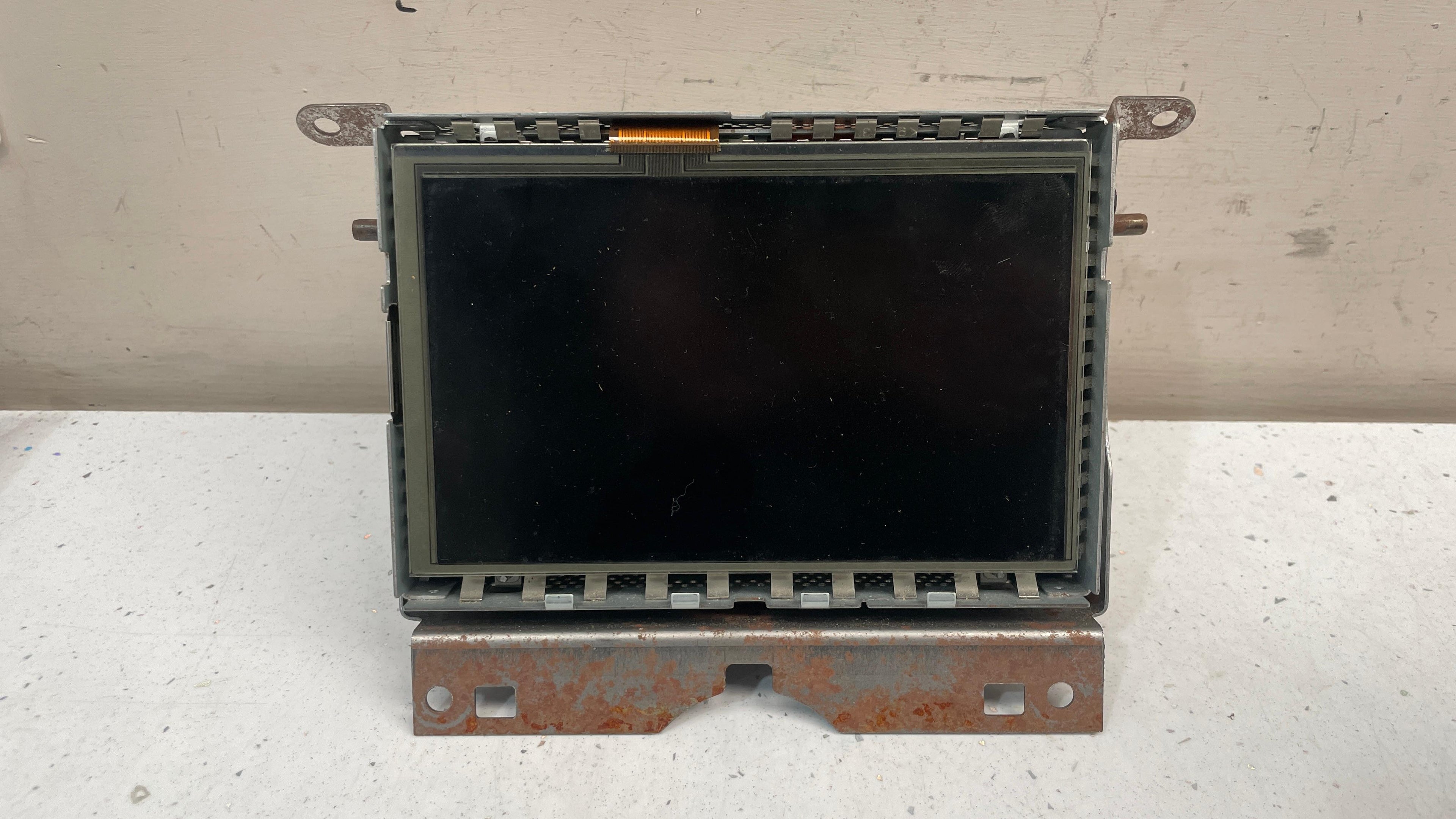GH22-10E889-AB LAND ROVER NAVIGATION DISPLAY SCREEN