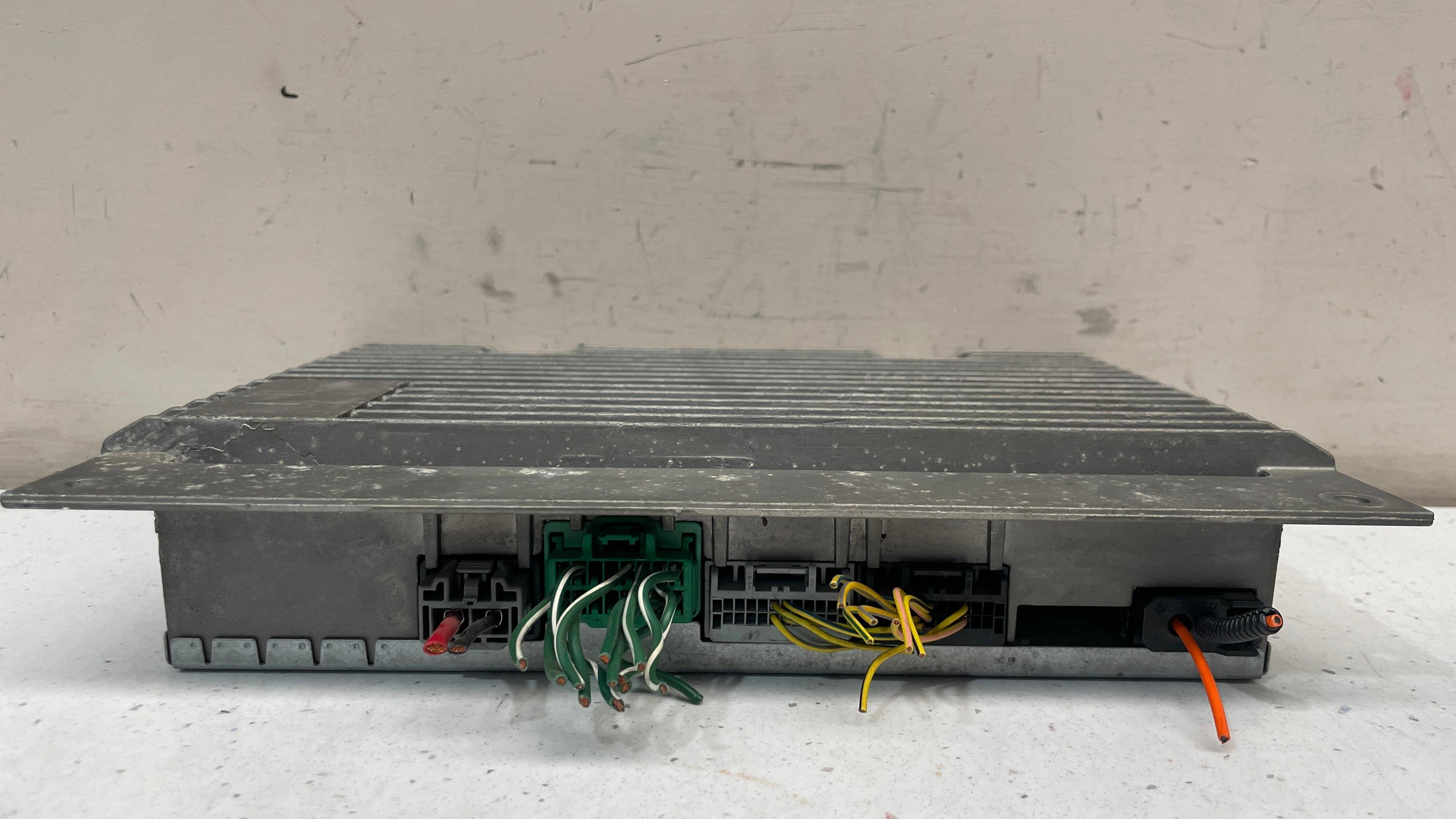 8H32-19C164-AA LAND ROVER HARMAN KARDON AMPLIFIER