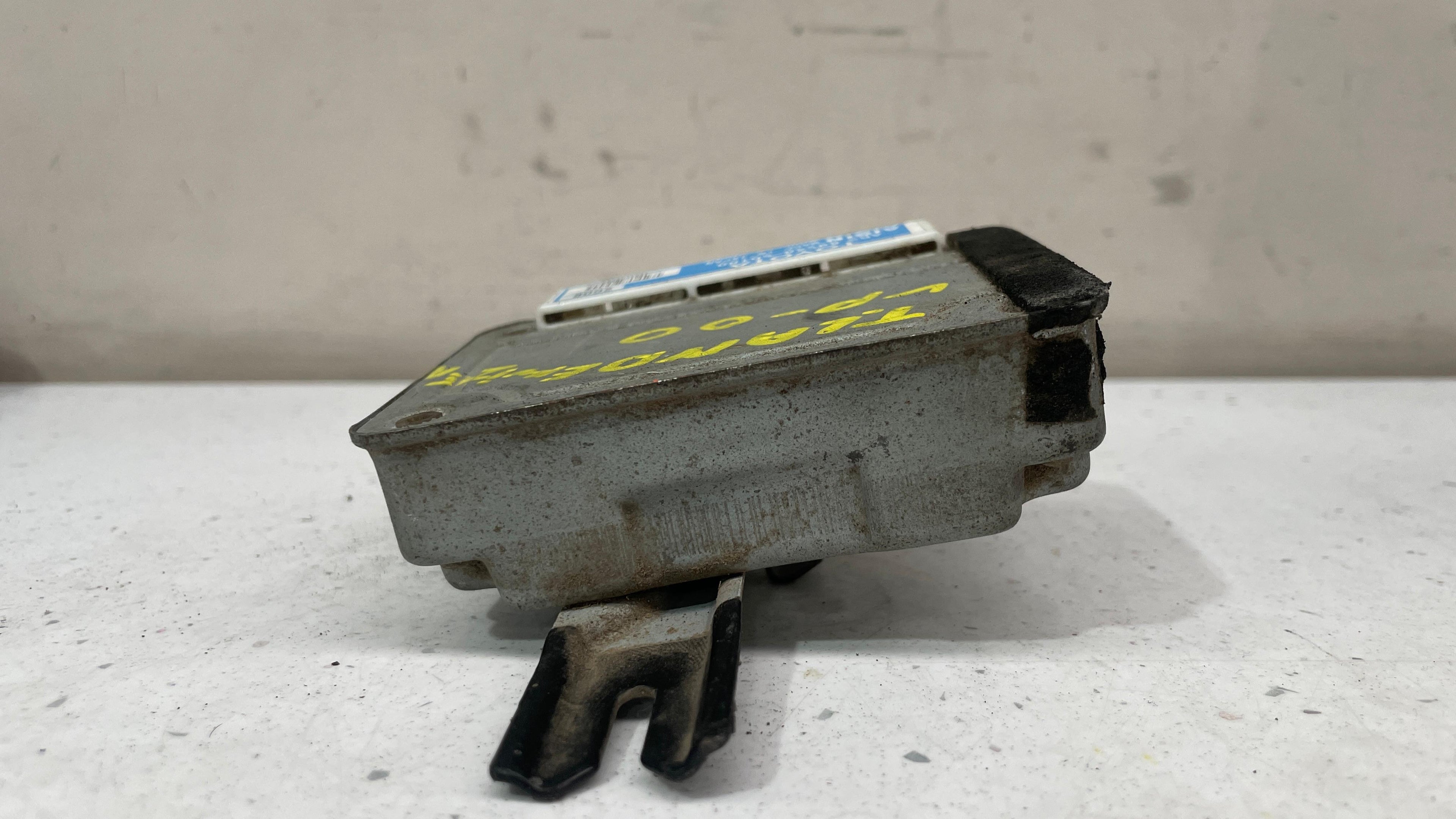 89540-60100 TOYOTA LAND CRUISER  ABS CONTROL ECU