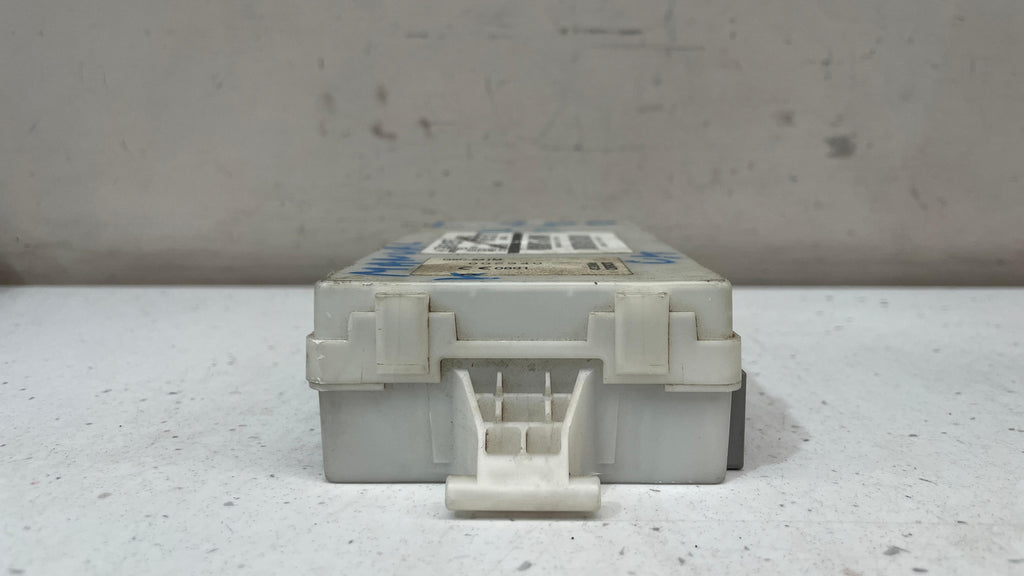 8637A105 MITSUBISHI CONTROL UNIT TIME AND ALARM / ETACS MODULE