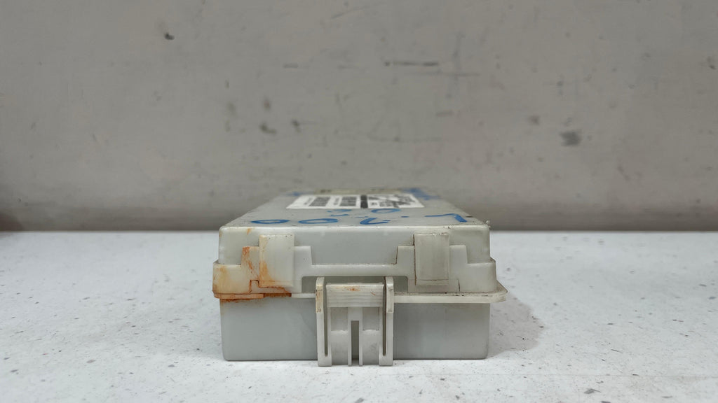 8637A105 MITSUBISHI CONTROL UNIT TIME AND ALARM / ETACS MODULE
