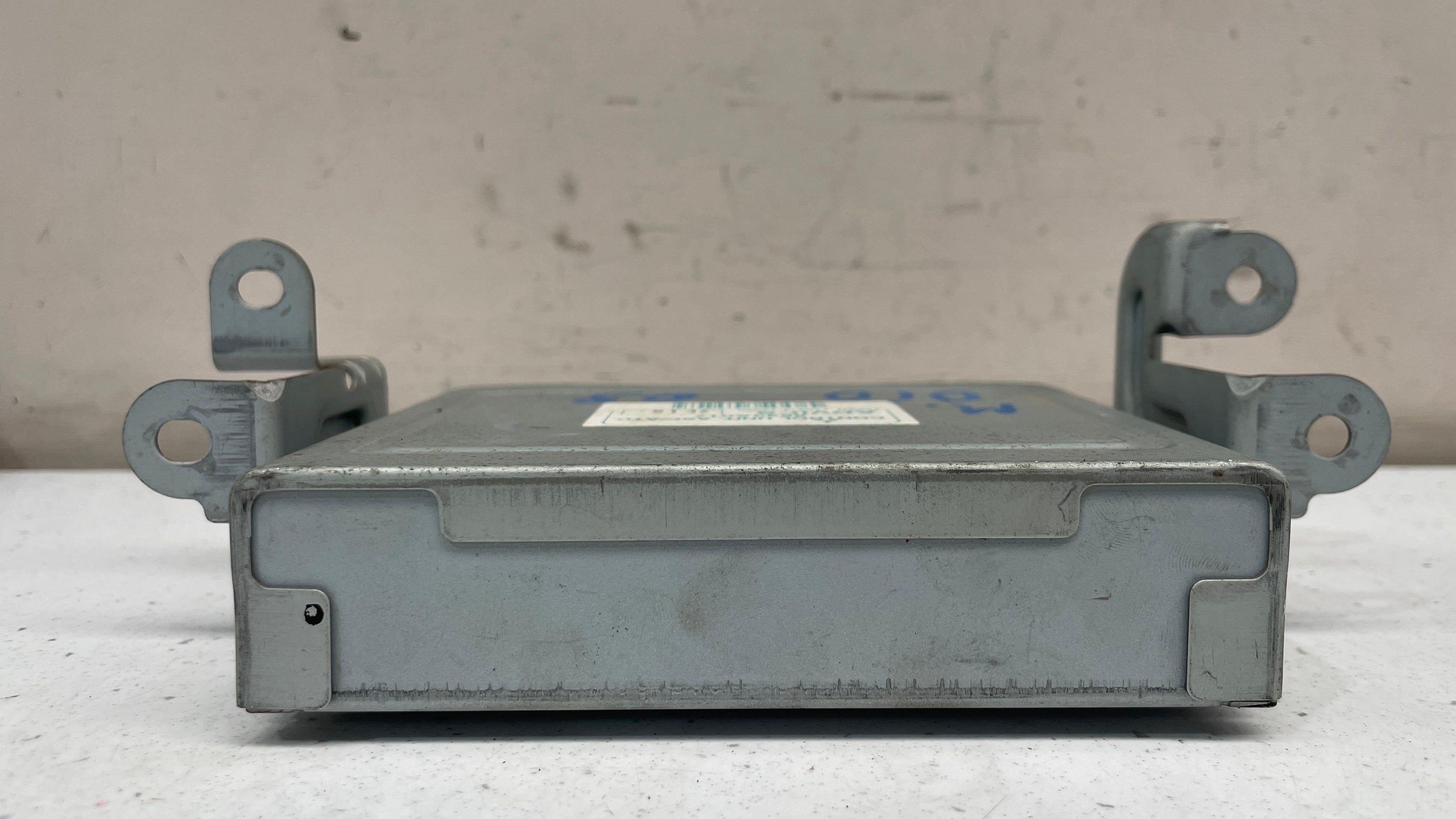 8633A017 MITSUBISHI ENGINE CONTROL UNIT