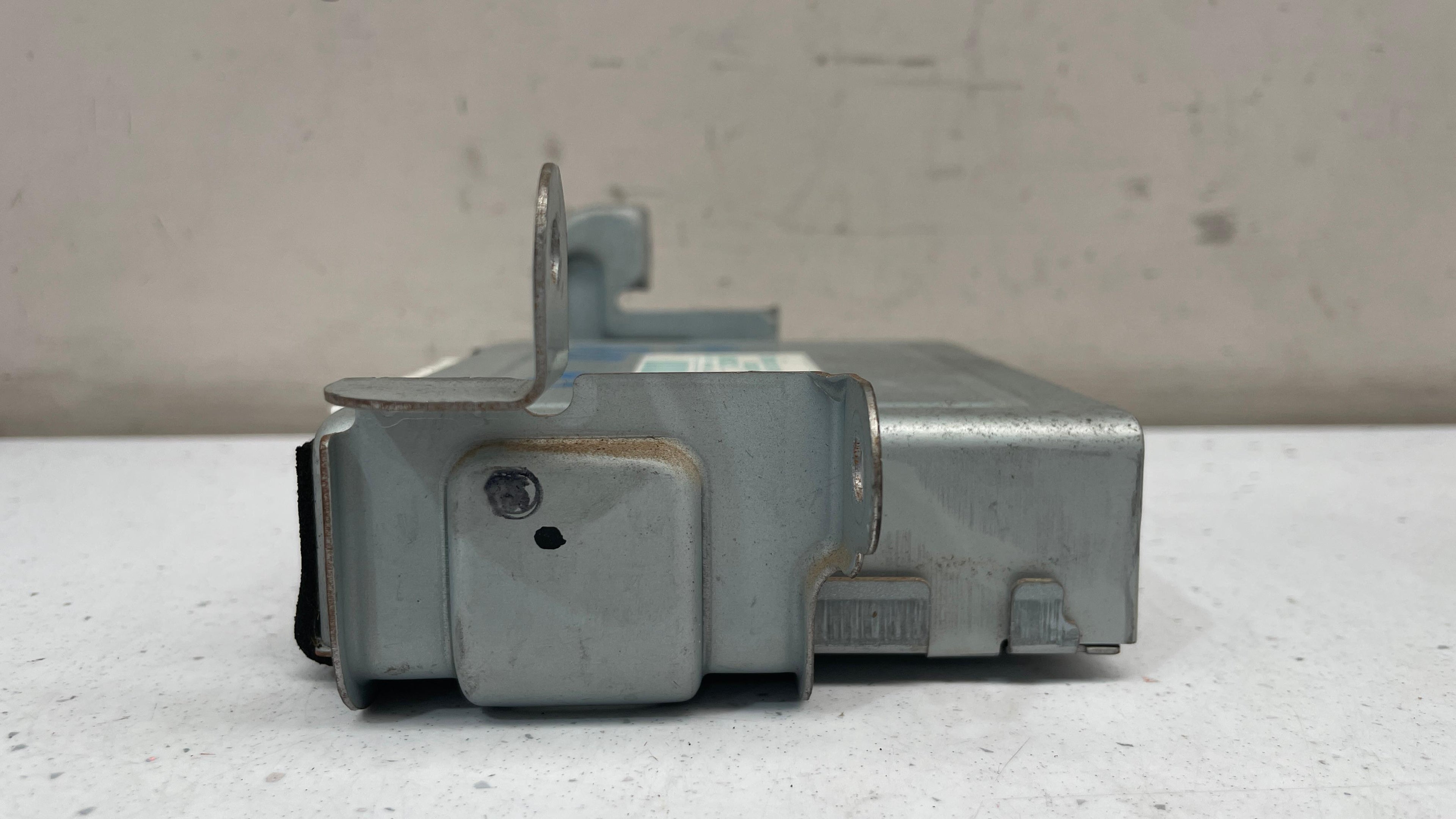 8633A017 MITSUBISHI ENGINE CONTROL UNIT