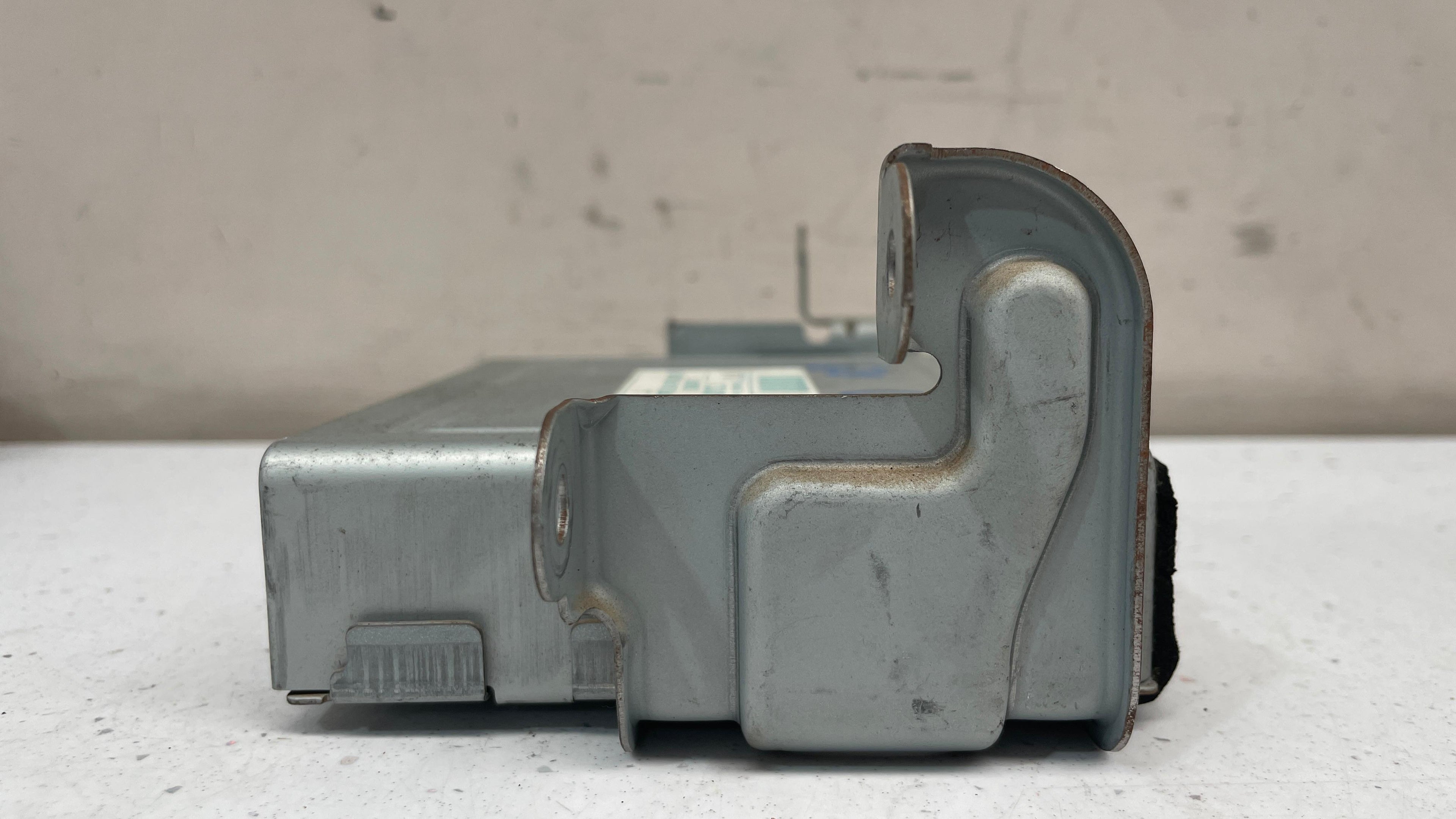 8633A017 MITSUBISHI ENGINE CONTROL UNIT