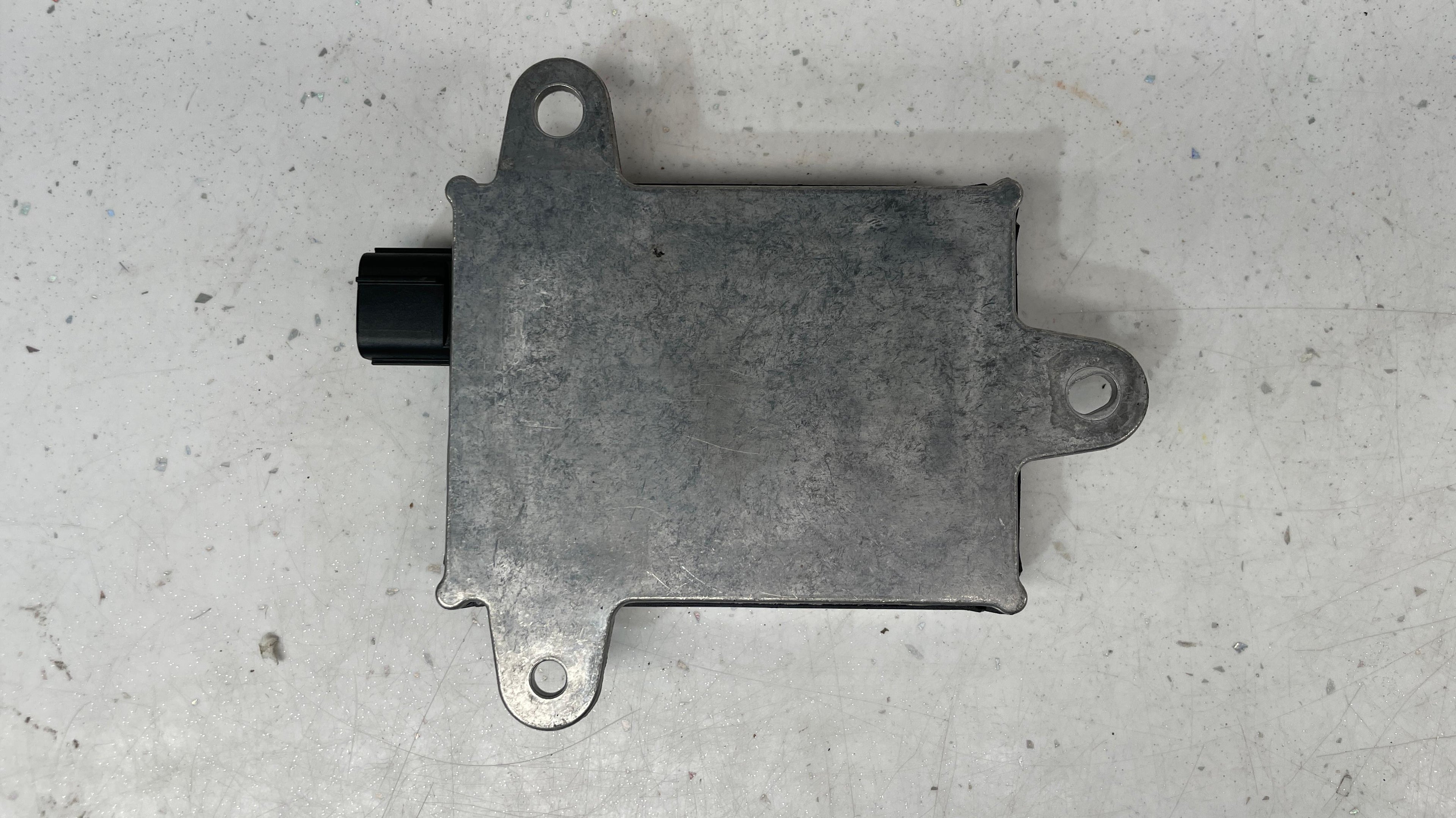 88162-0W381 TOYOTA BLIND SPOT MONITOR SENSOR
