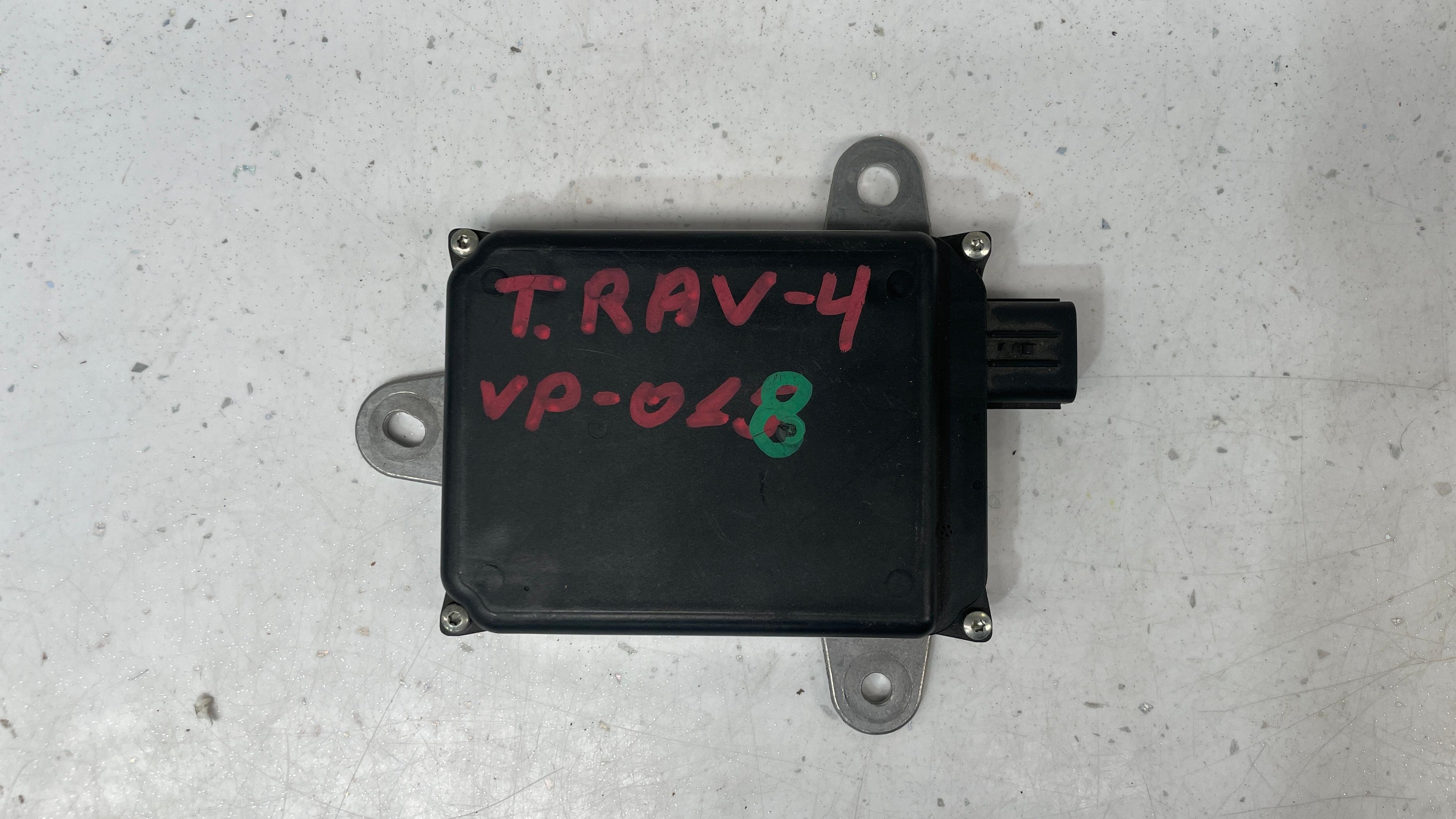 88162-0W381 TOYOTA BLIND SPOT MONITOR SENSOR